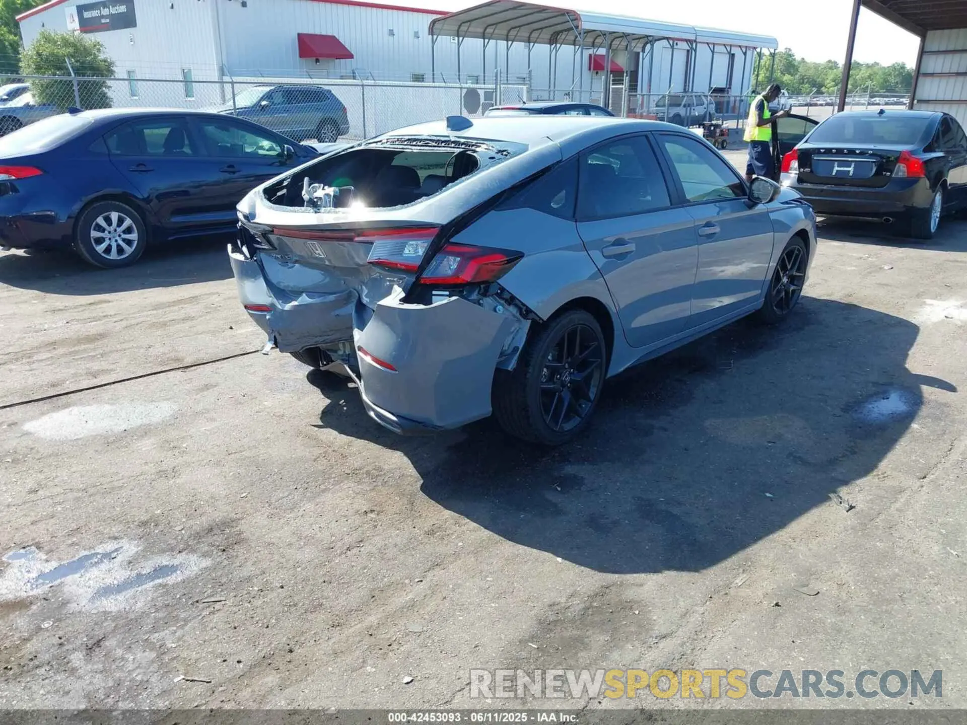 4 Photograph of a damaged car 19XFL2H86SE012364 HONDA CIVIC 2025