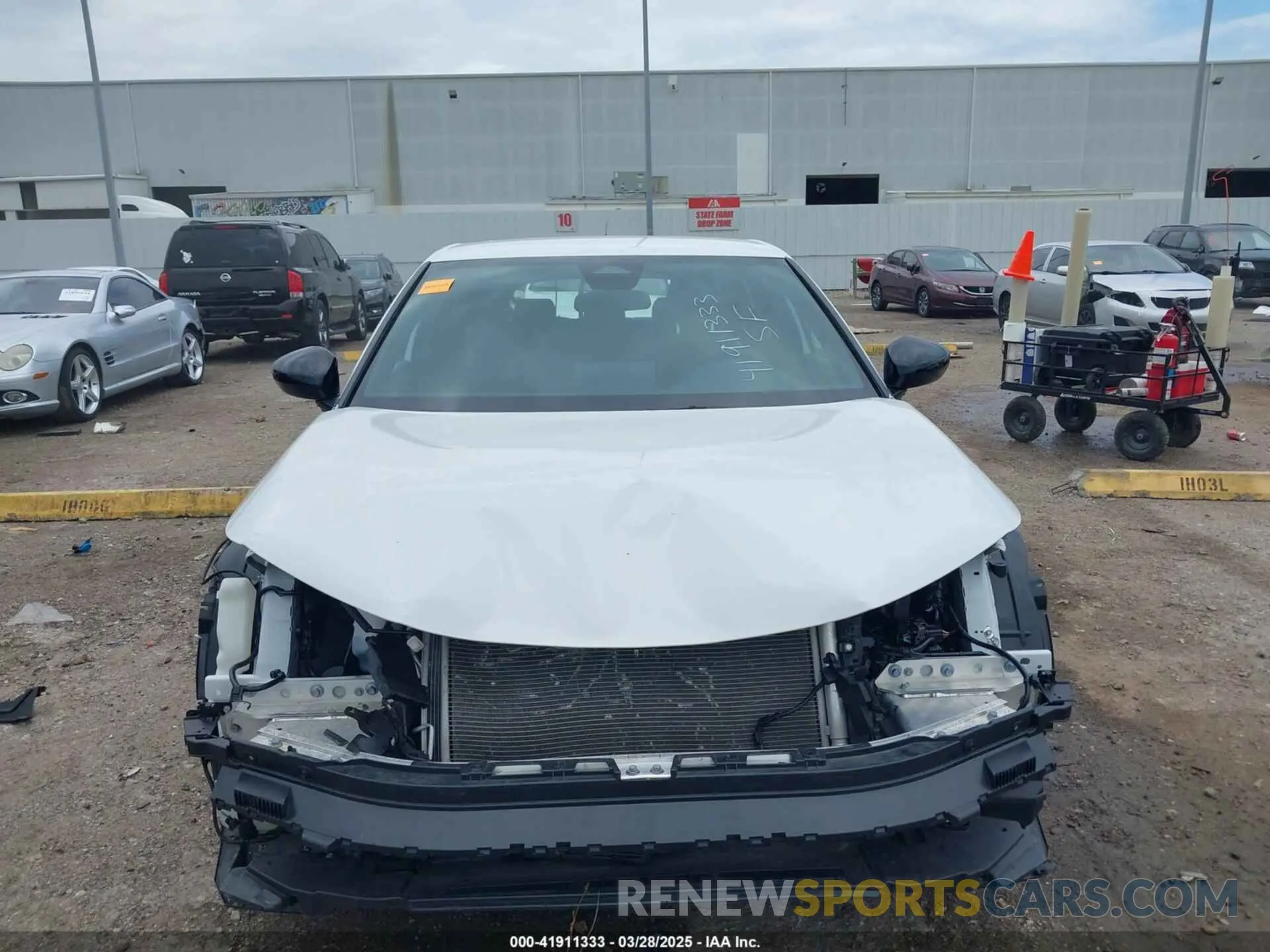 13 Photograph of a damaged car 19XFL2H88SE006758 HONDA CIVIC 2025