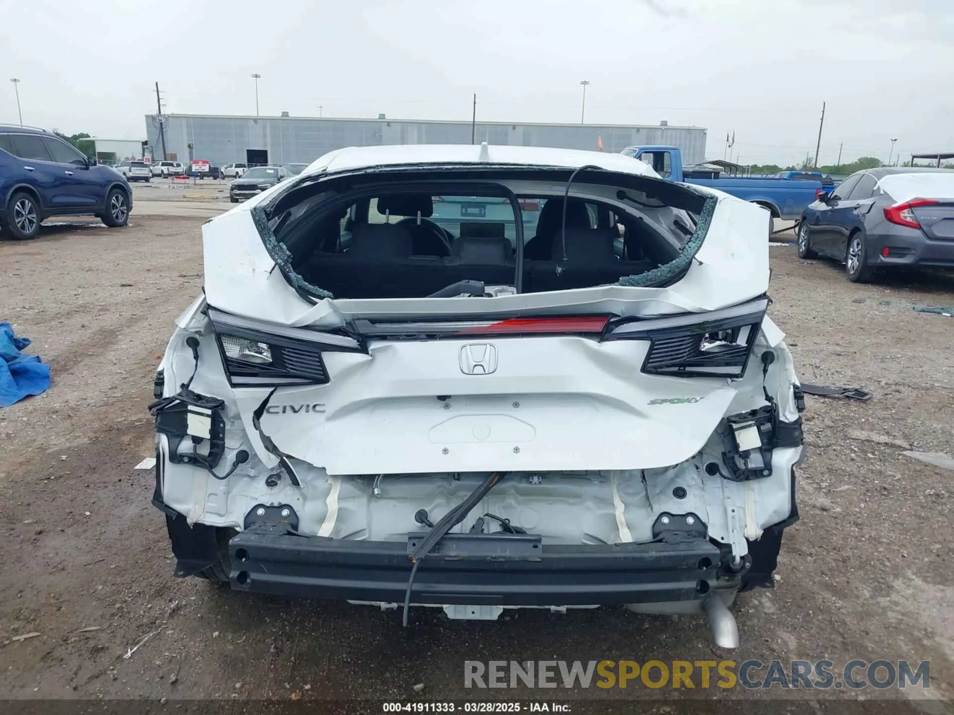 17 Photograph of a damaged car 19XFL2H88SE006758 HONDA CIVIC 2025