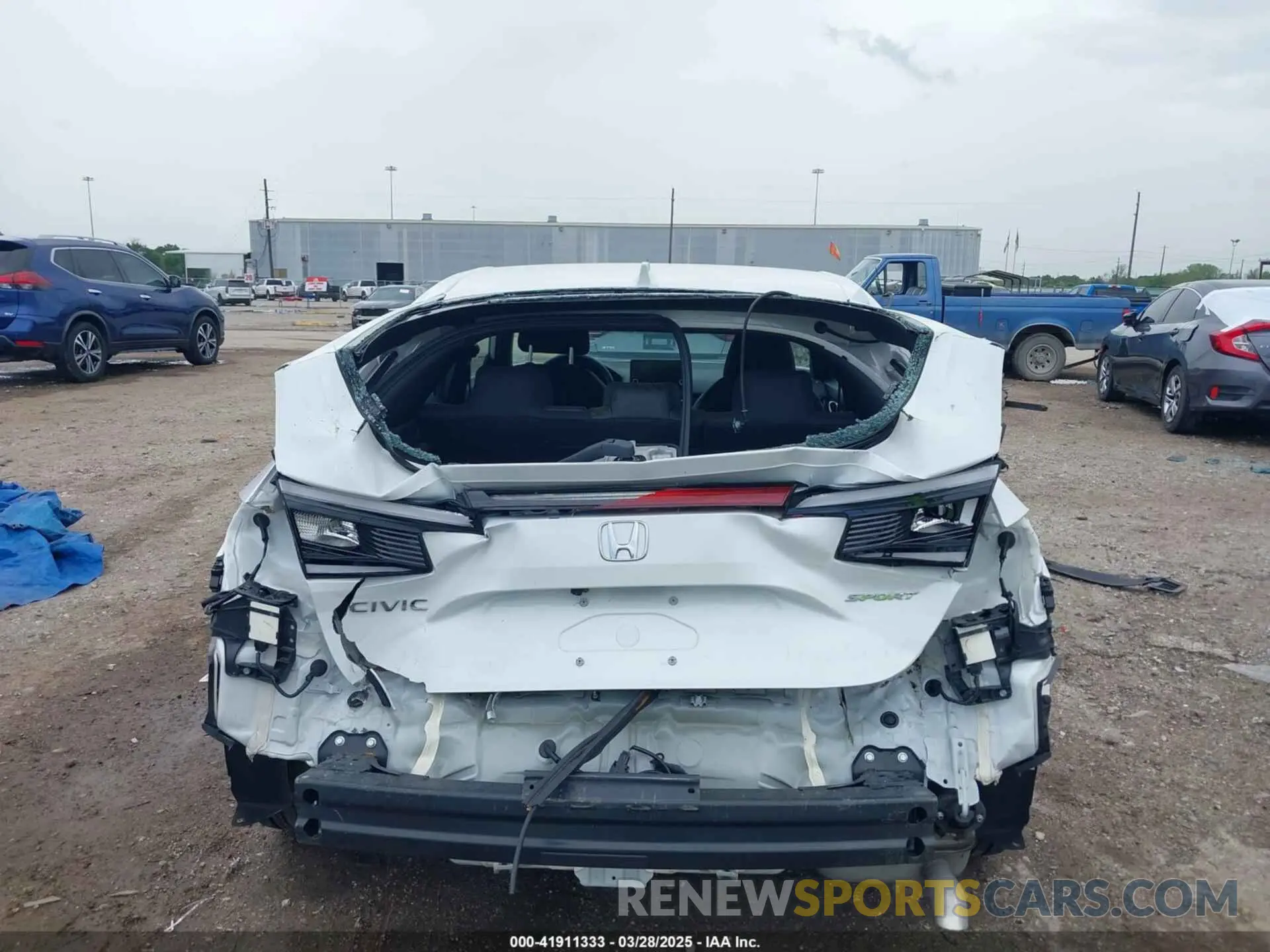 6 Photograph of a damaged car 19XFL2H88SE006758 HONDA CIVIC 2025