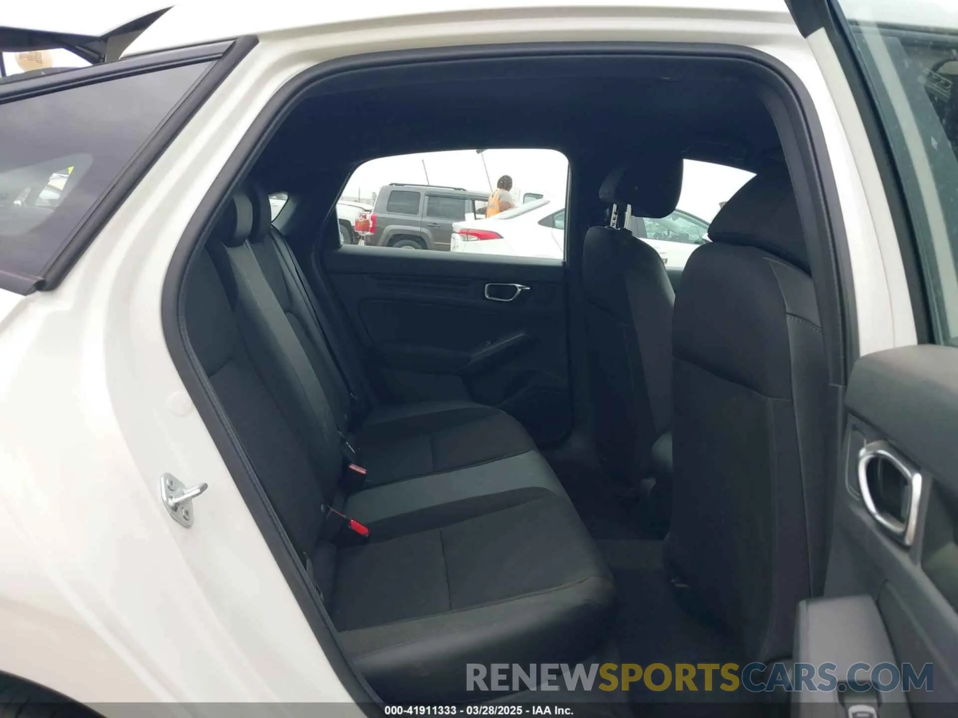 8 Photograph of a damaged car 19XFL2H88SE006758 HONDA CIVIC 2025