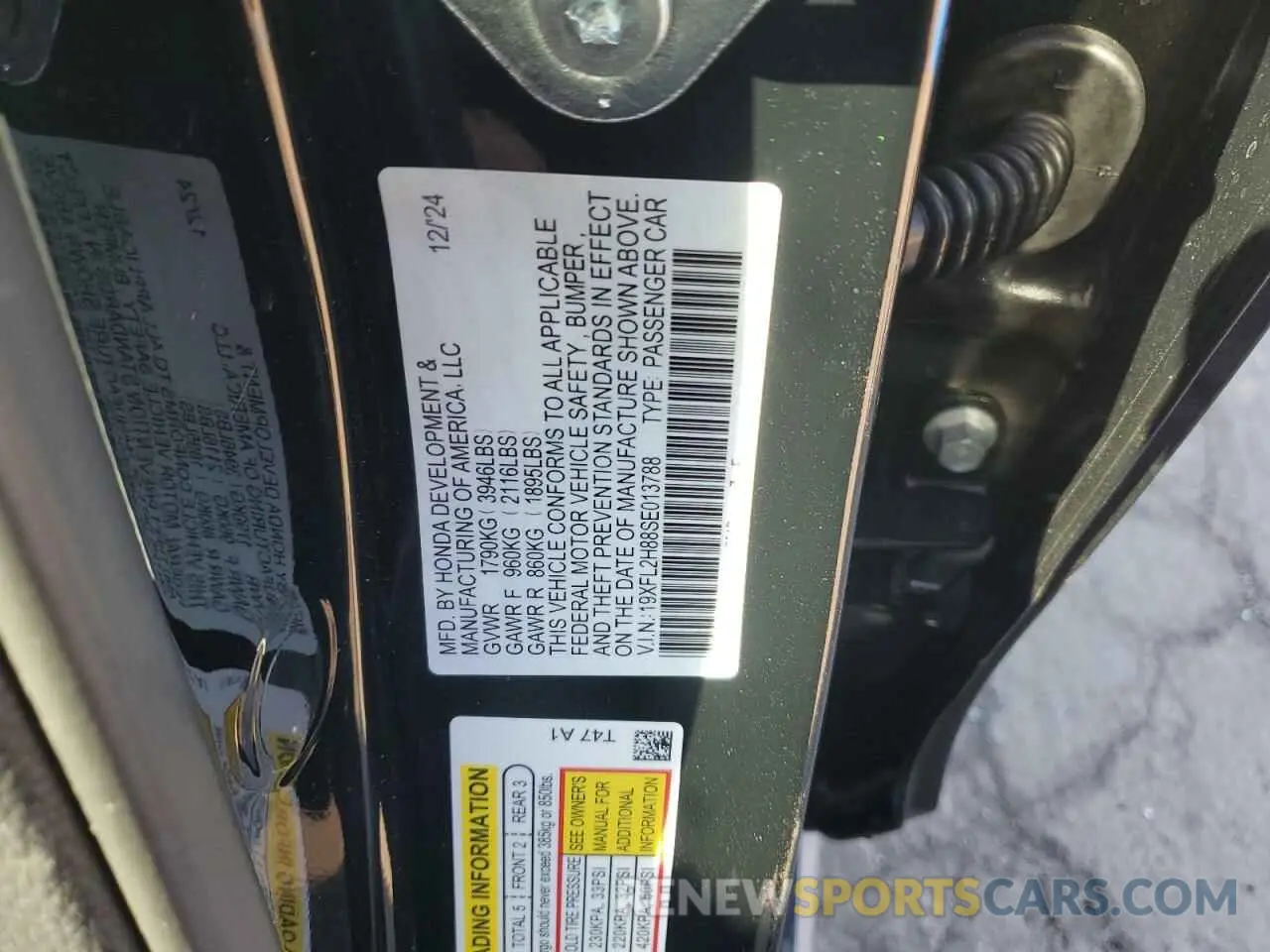 14 Photograph of a damaged car 19XFL2H88SE013788 HONDA CIVIC 2025