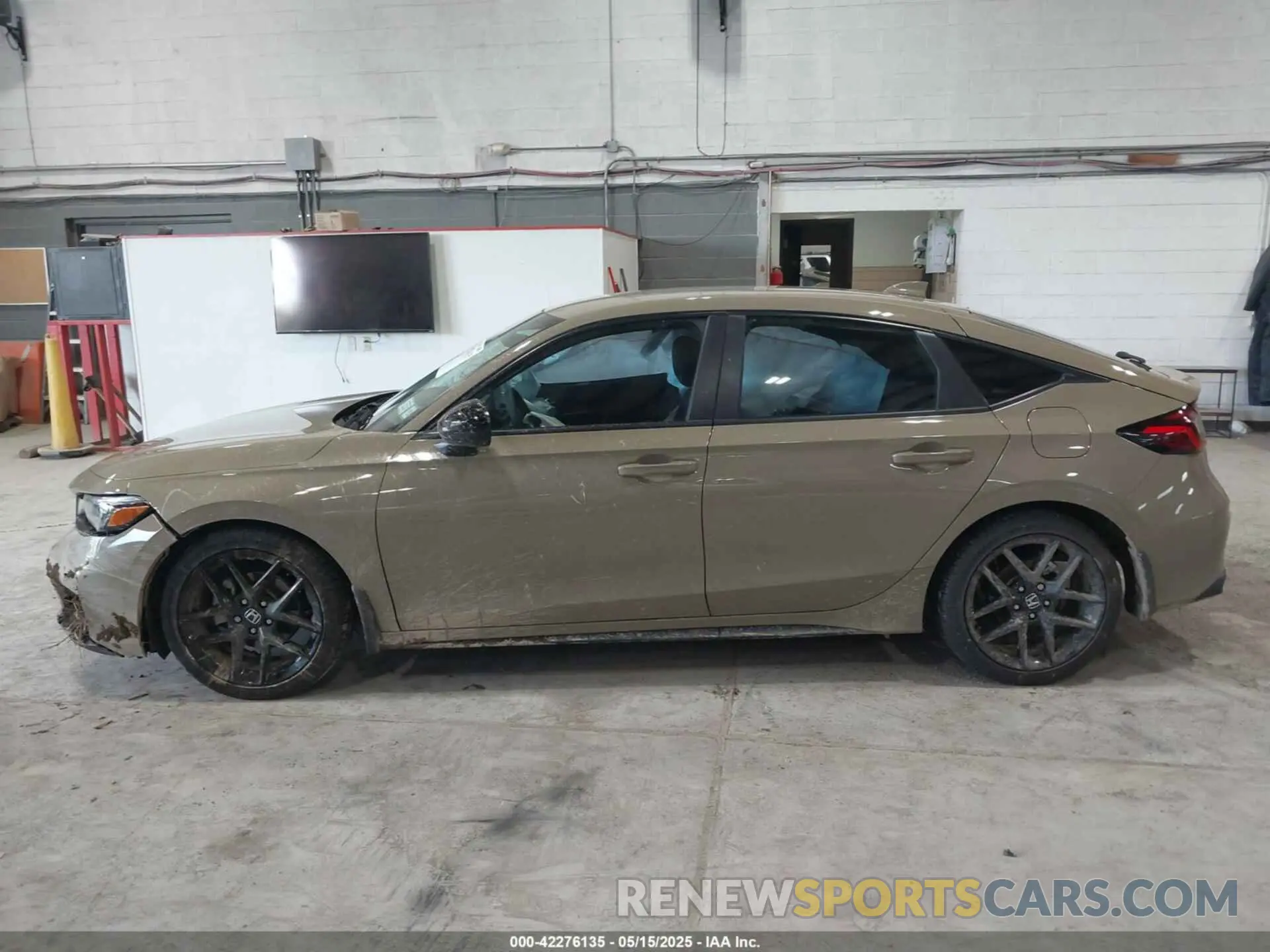 14 Photograph of a damaged car 19XFL2H88SE013967 HONDA CIVIC 2025
