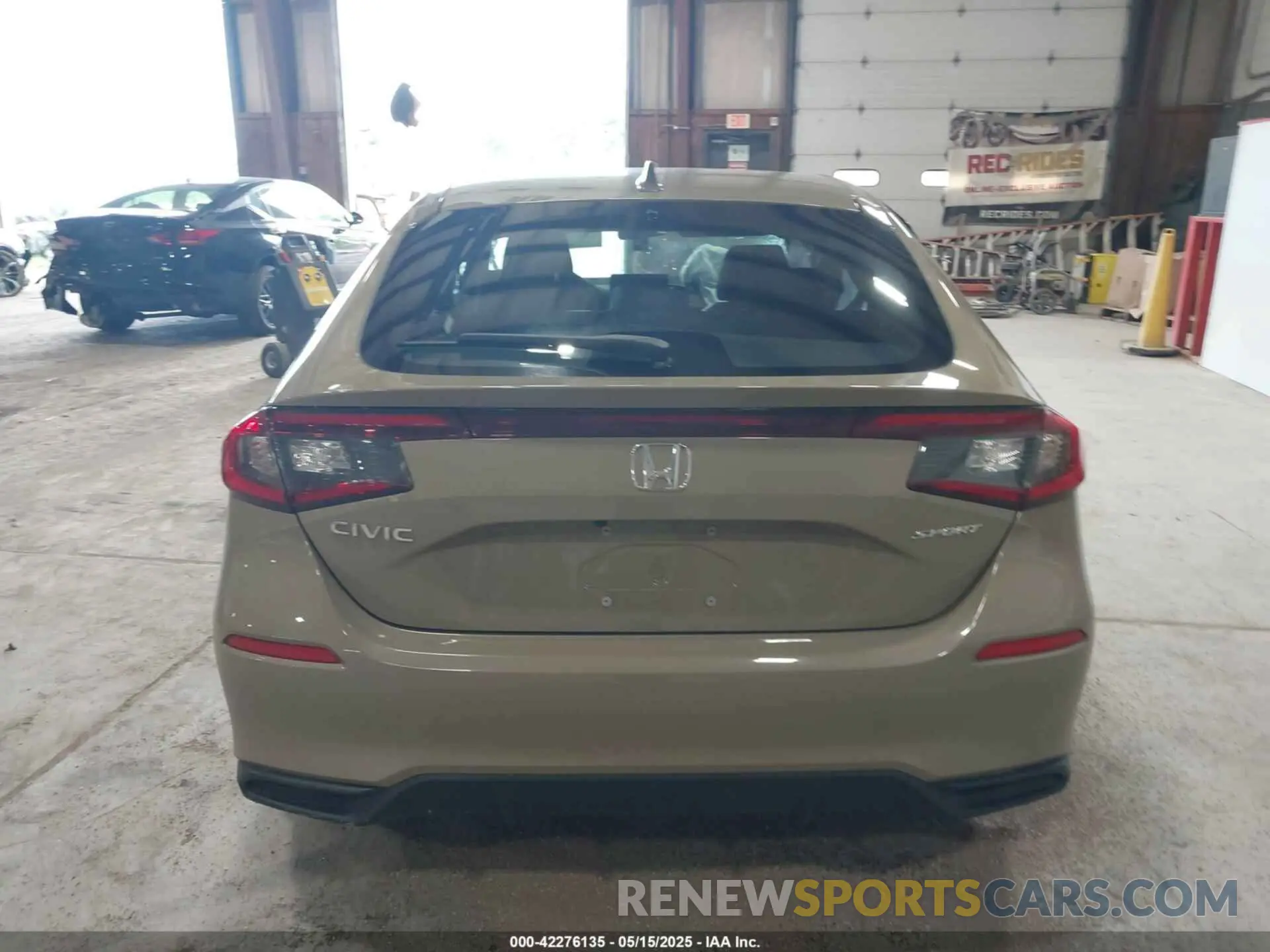 16 Photograph of a damaged car 19XFL2H88SE013967 HONDA CIVIC 2025