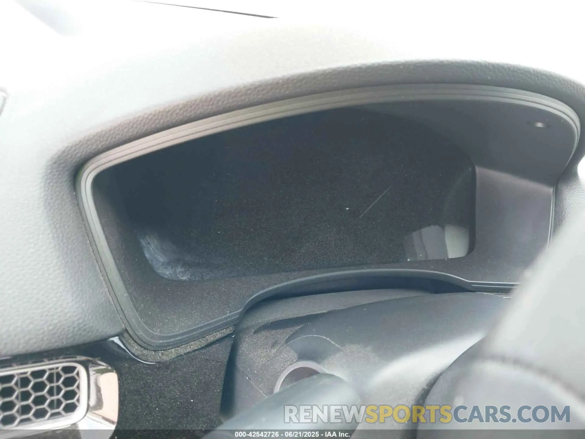 15 Photograph of a damaged car 19XFL2H89SE004002 HONDA CIVIC 2025