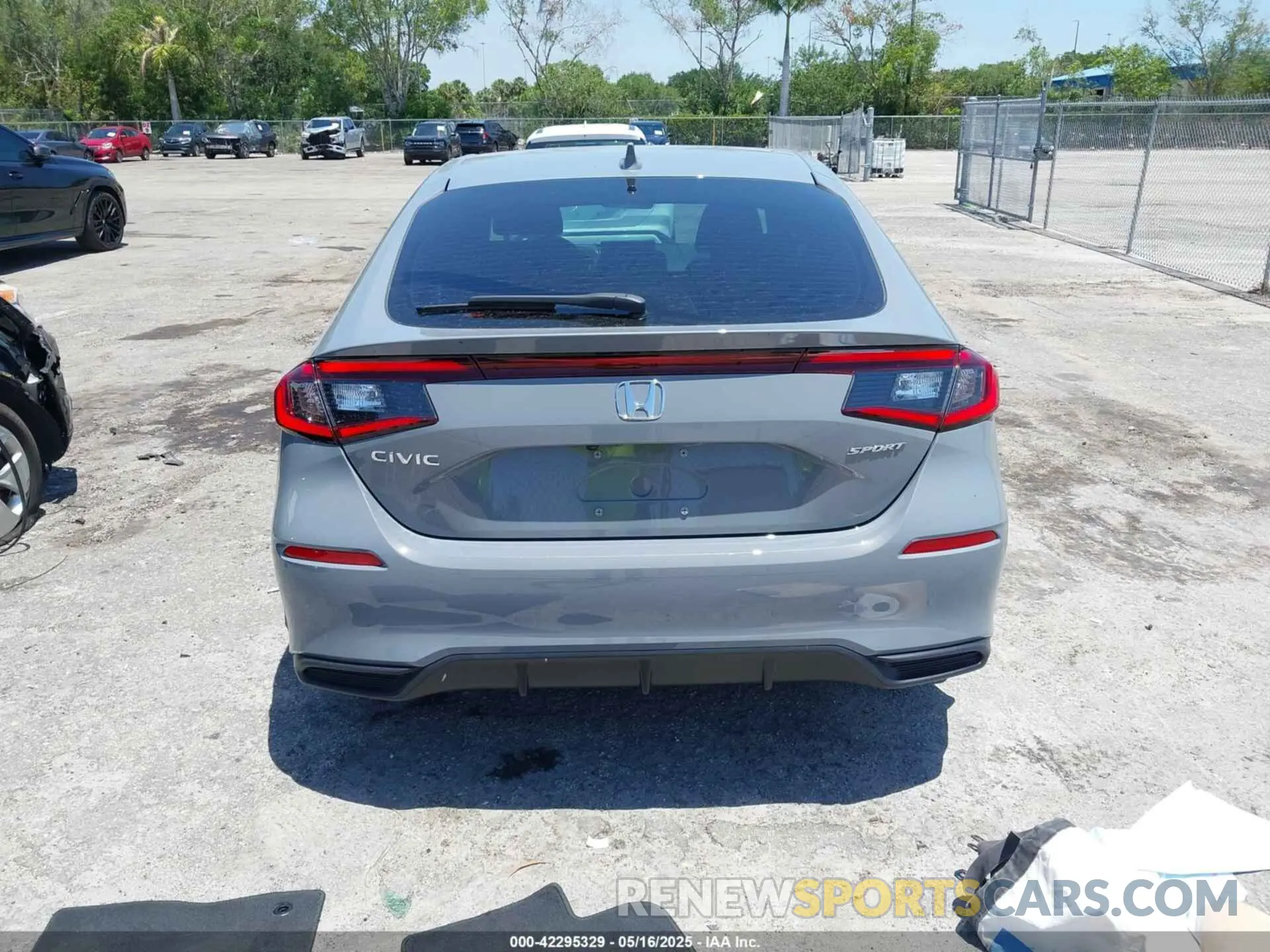 16 Photograph of a damaged car 19XFL2H89SE007739 HONDA CIVIC 2025