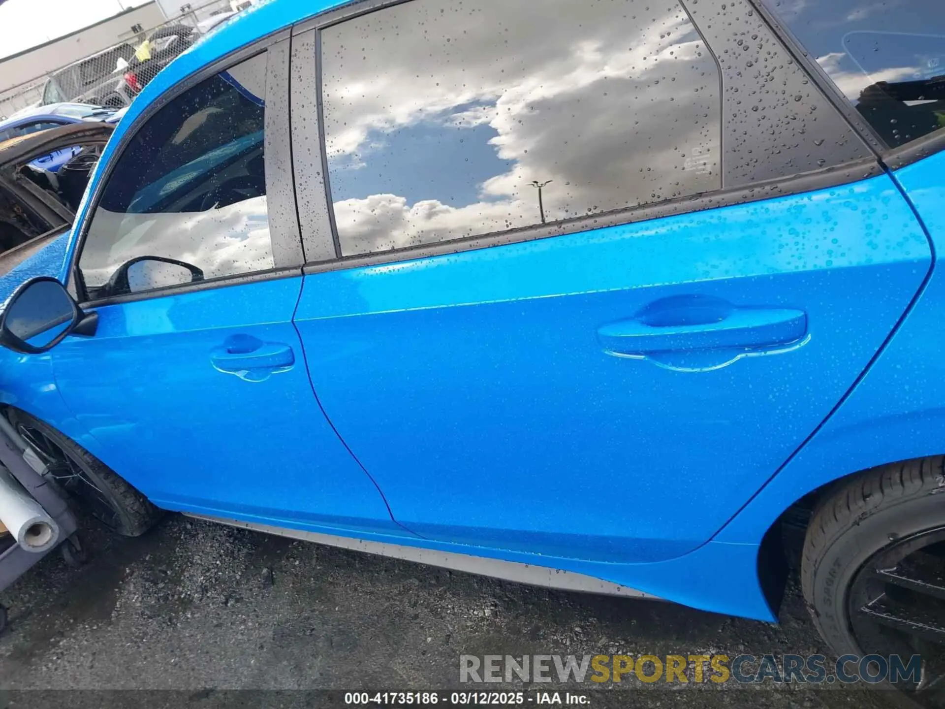 15 Photograph of a damaged car 19XFL2H89SE015470 HONDA CIVIC 2025