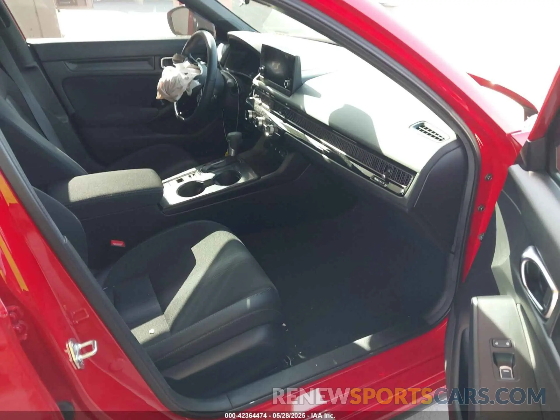 5 Photograph of a damaged car 19XFL2H8XSE002985 HONDA CIVIC 2025