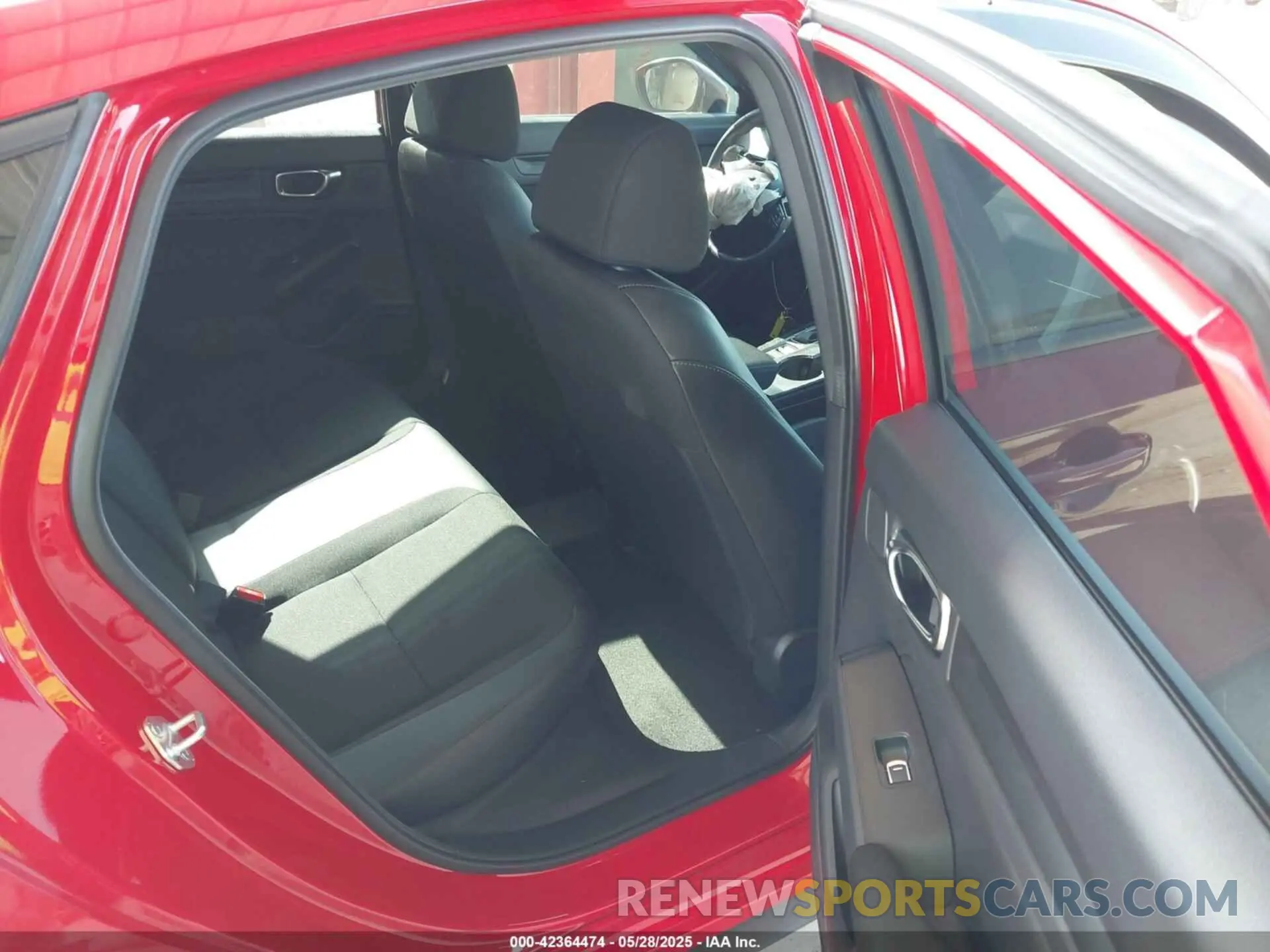 8 Photograph of a damaged car 19XFL2H8XSE002985 HONDA CIVIC 2025
