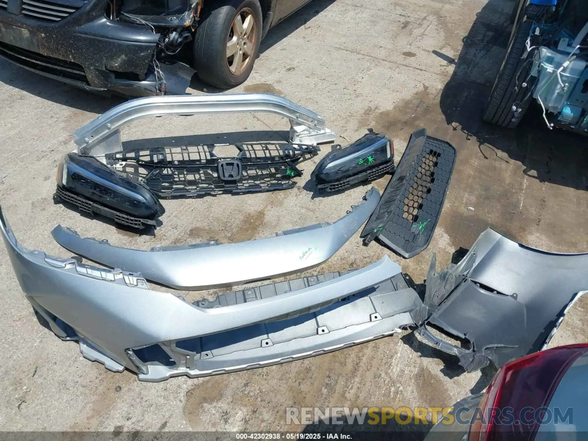 12 Photograph of a damaged car 2HGFE2F50SH542824 HONDA CIVIC 2025