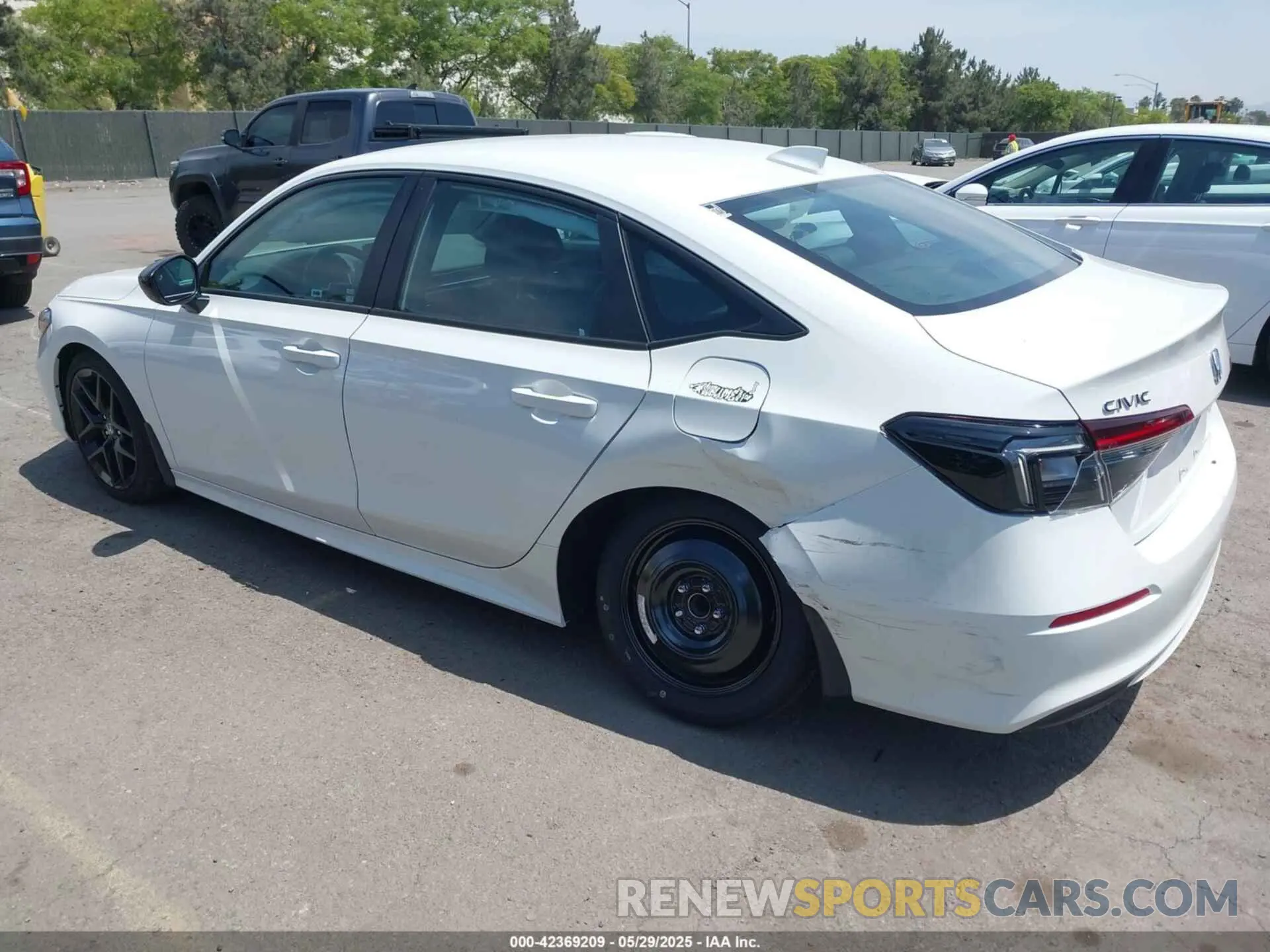 3 Photograph of a damaged car 2HGFE2F50SH572759 HONDA CIVIC 2025
