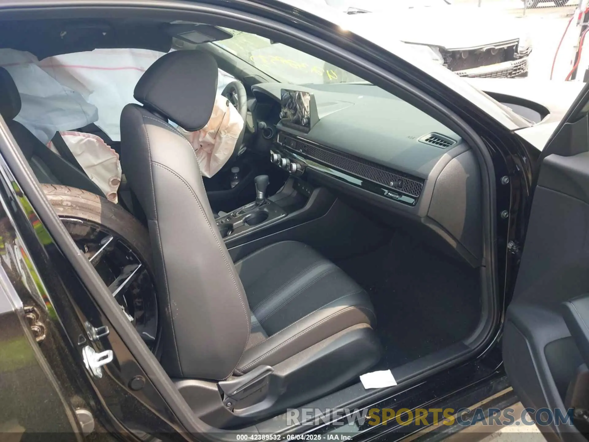 5 Photograph of a damaged car 2HGFE2F51SH586461 HONDA CIVIC 2025