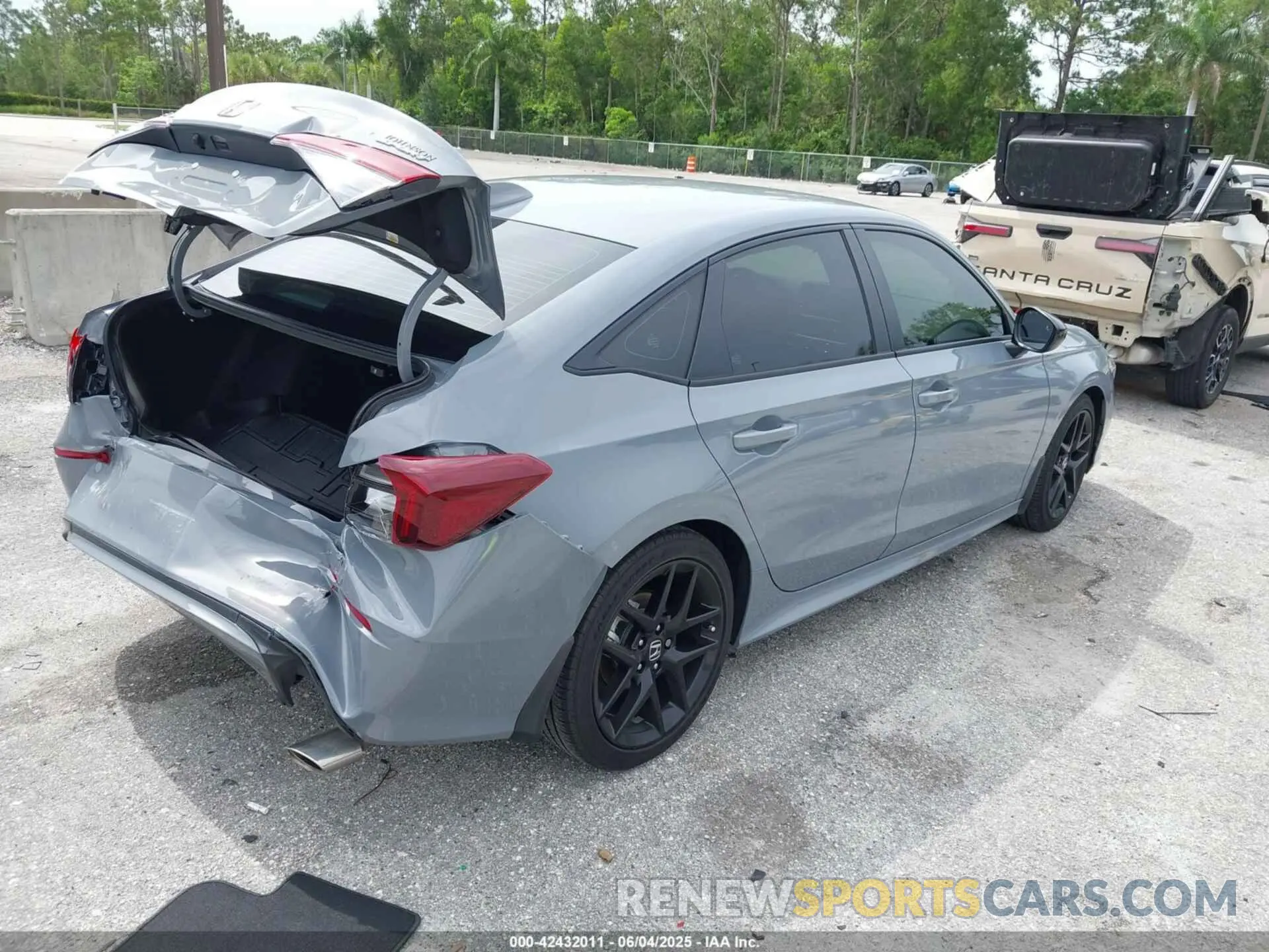 4 Photograph of a damaged car 2HGFE2F52SH534627 HONDA CIVIC 2025