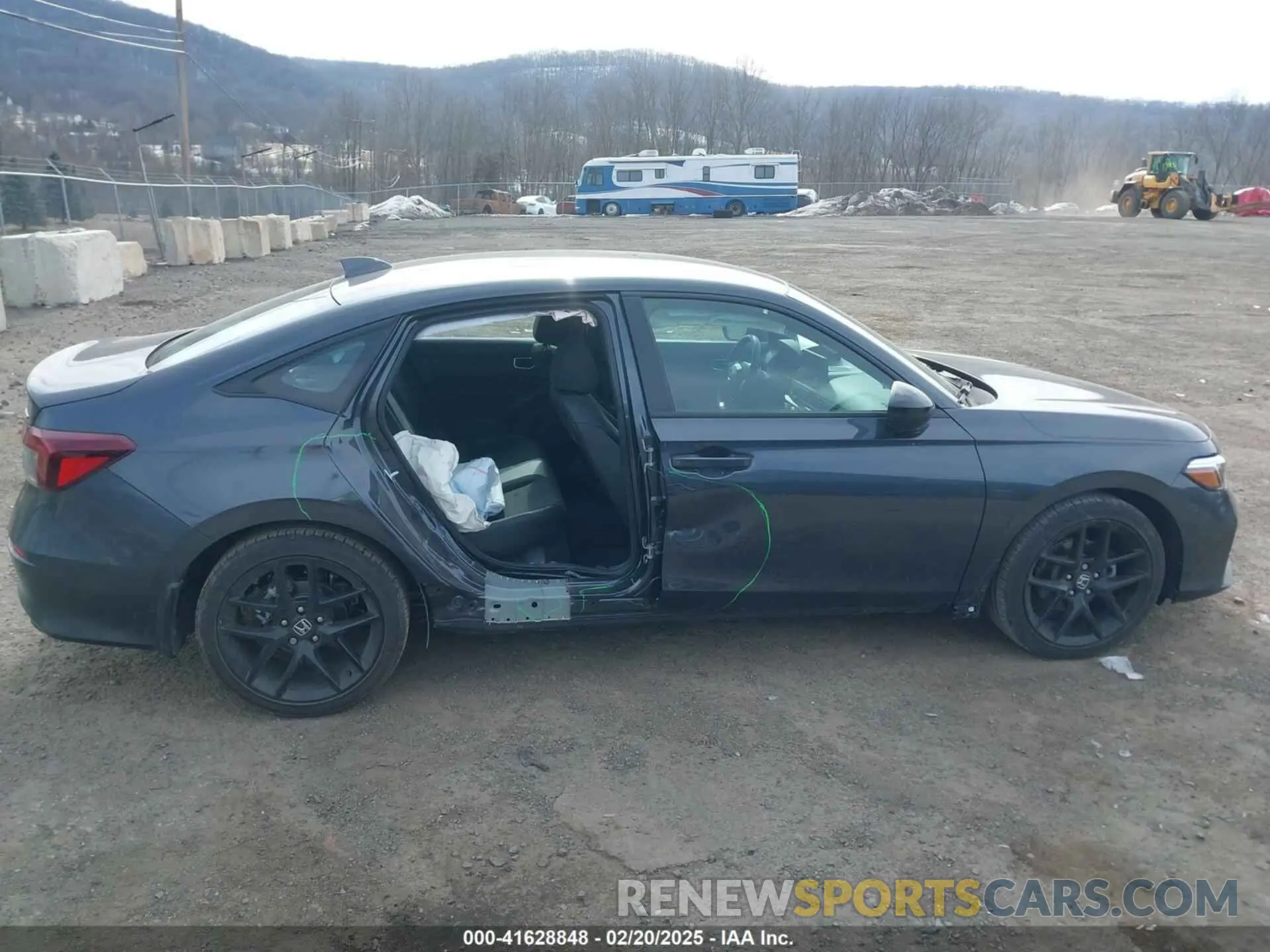 13 Photograph of a damaged car 2HGFE2F55SH520916 HONDA CIVIC 2025