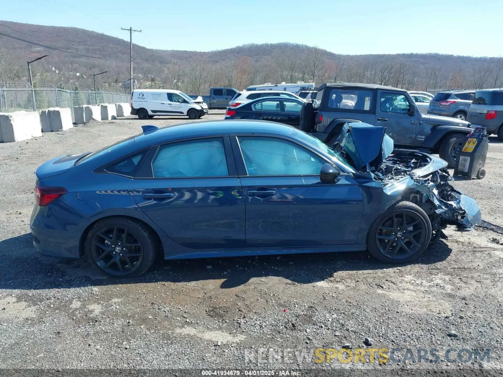 13 Photograph of a damaged car 2HGFE2F57SH559295 HONDA CIVIC 2025
