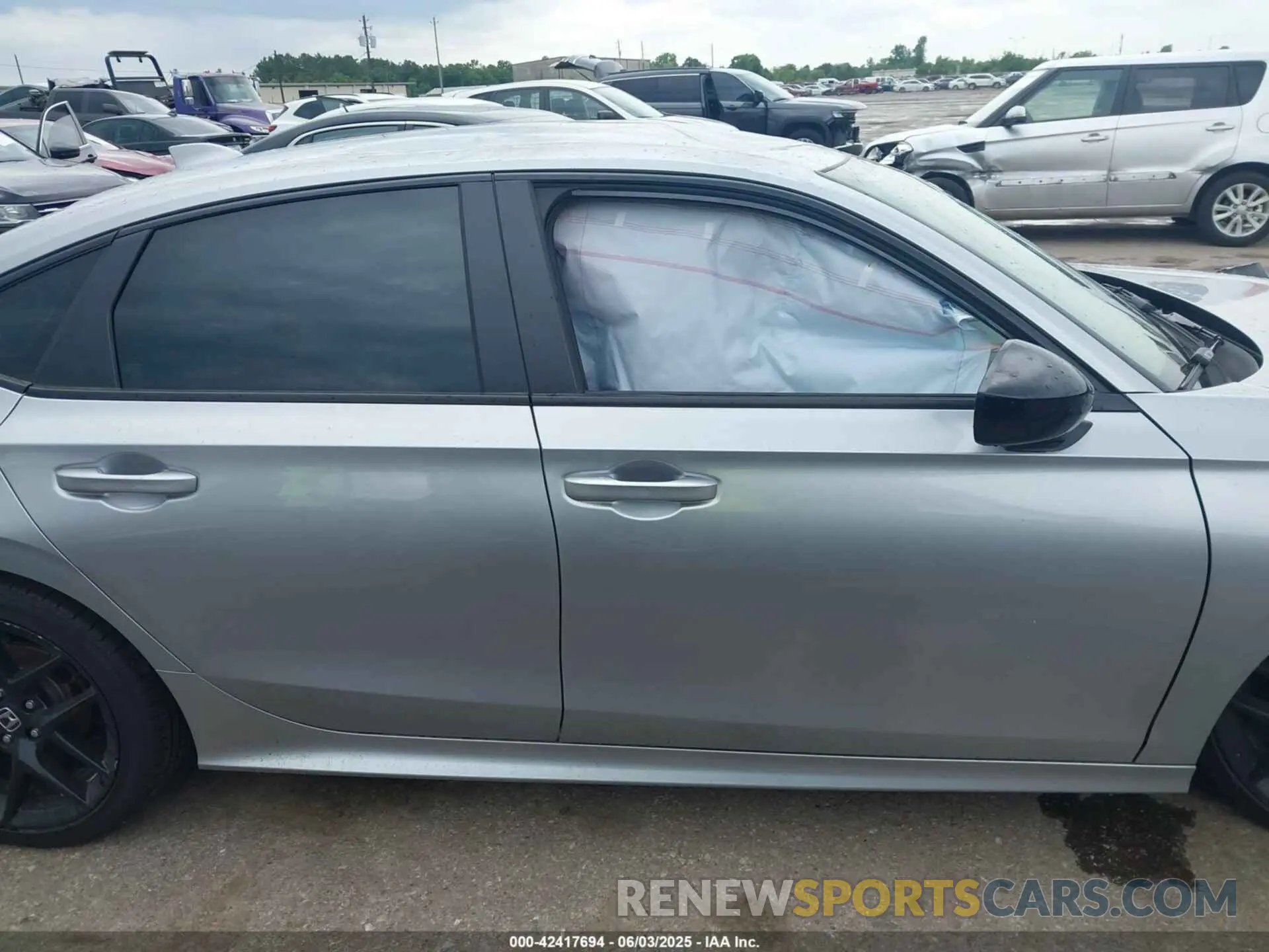 12 Photograph of a damaged car 2HGFE2F57SH569731 HONDA CIVIC 2025