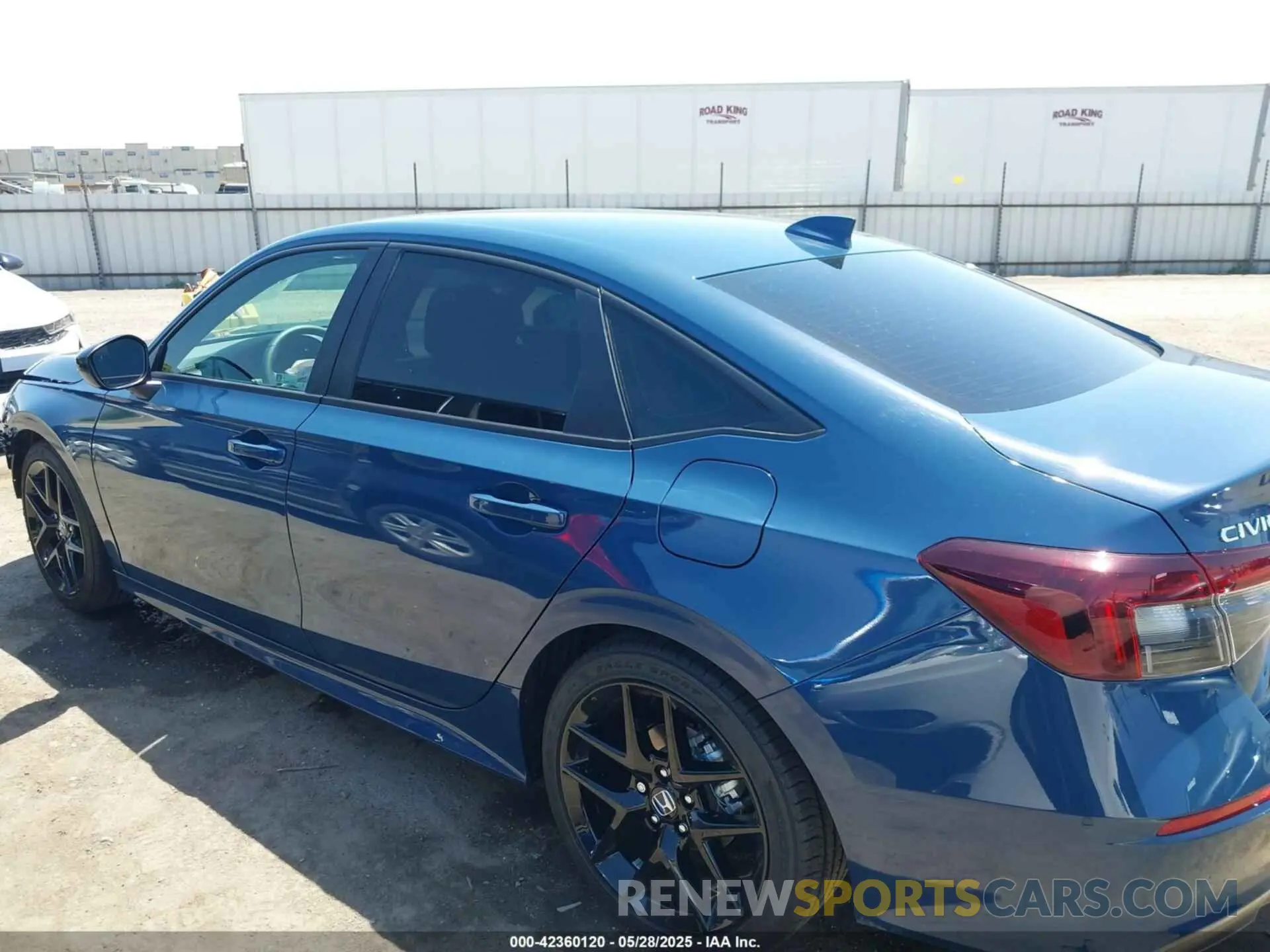 15 Photograph of a damaged car 2HGFE2F58SH582780 HONDA CIVIC 2025