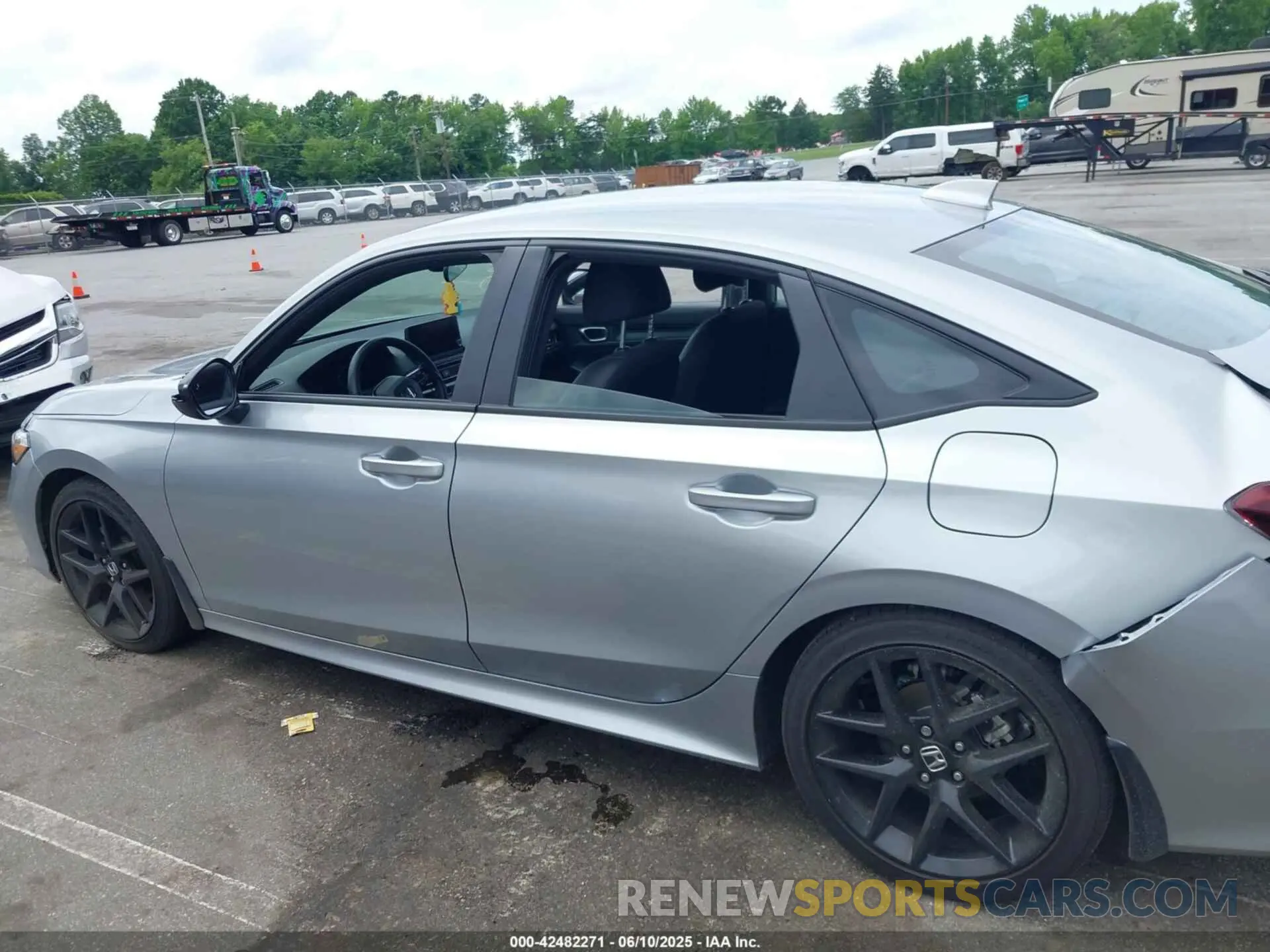 14 Photograph of a damaged car 2HGFE2F59SH518165 HONDA CIVIC 2025