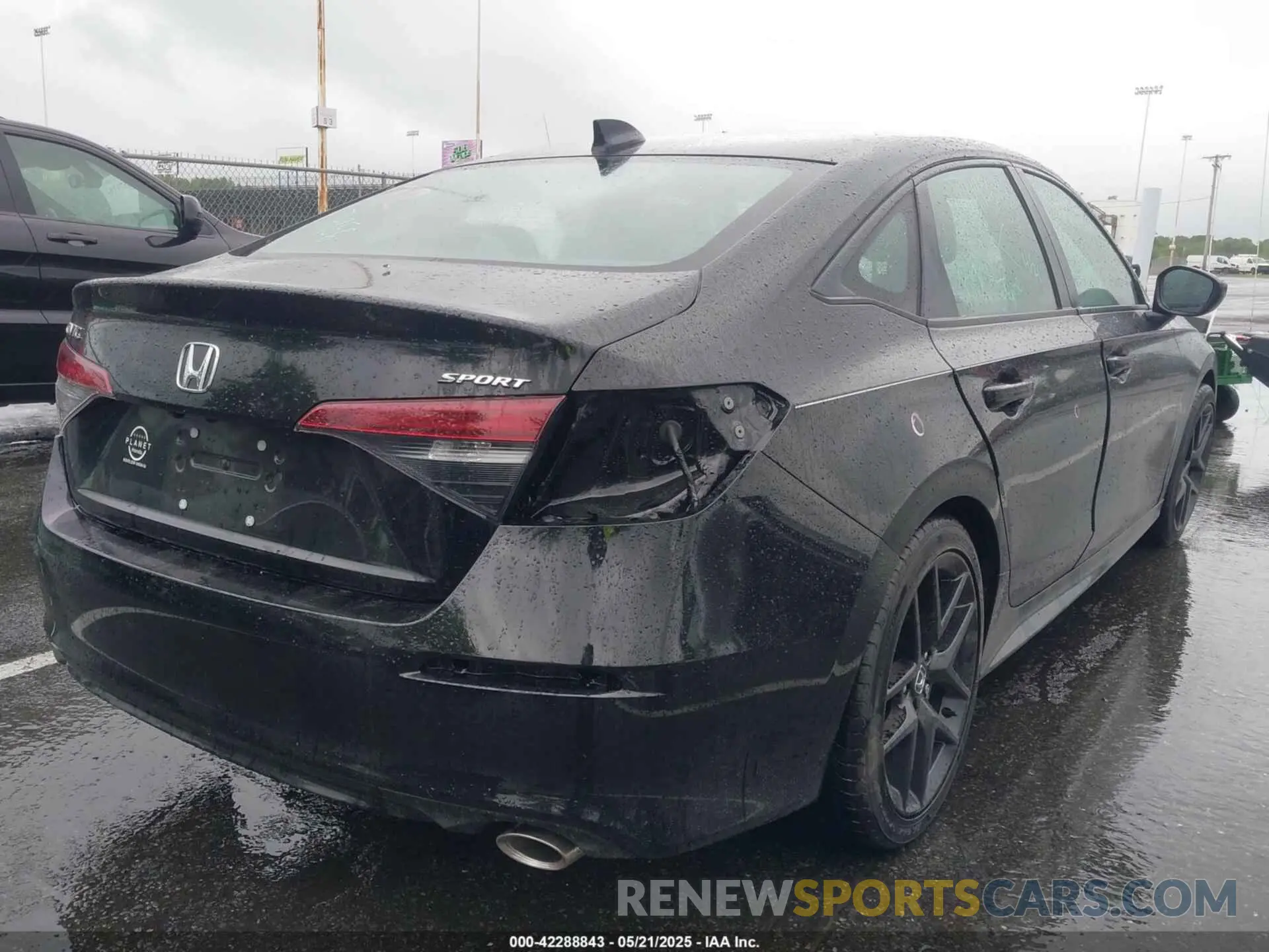 4 Photograph of a damaged car 2HGFE2F5XSH524329 HONDA CIVIC 2025