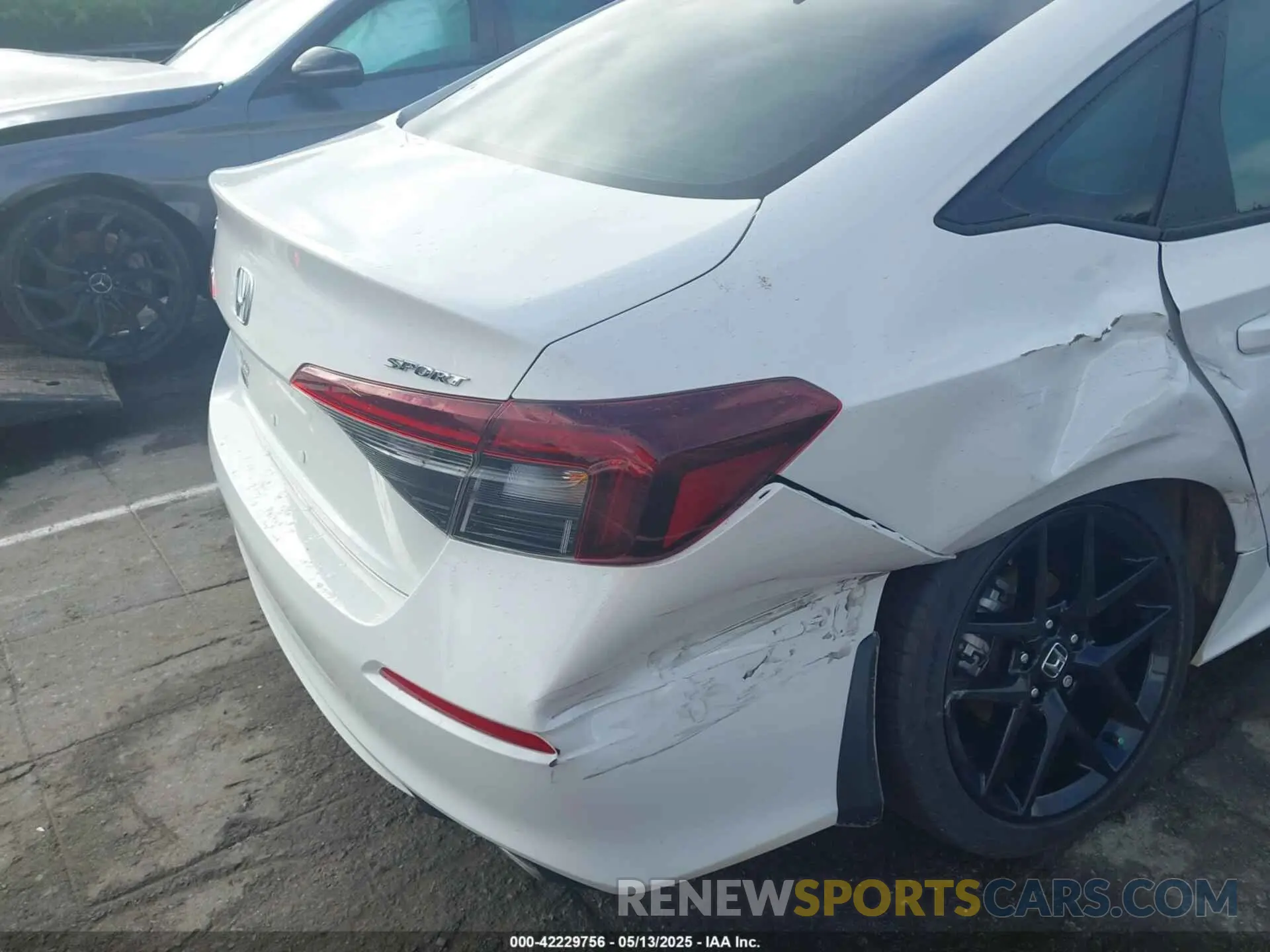 17 Photograph of a damaged car 2HGFE2F5XSH543480 HONDA CIVIC 2025