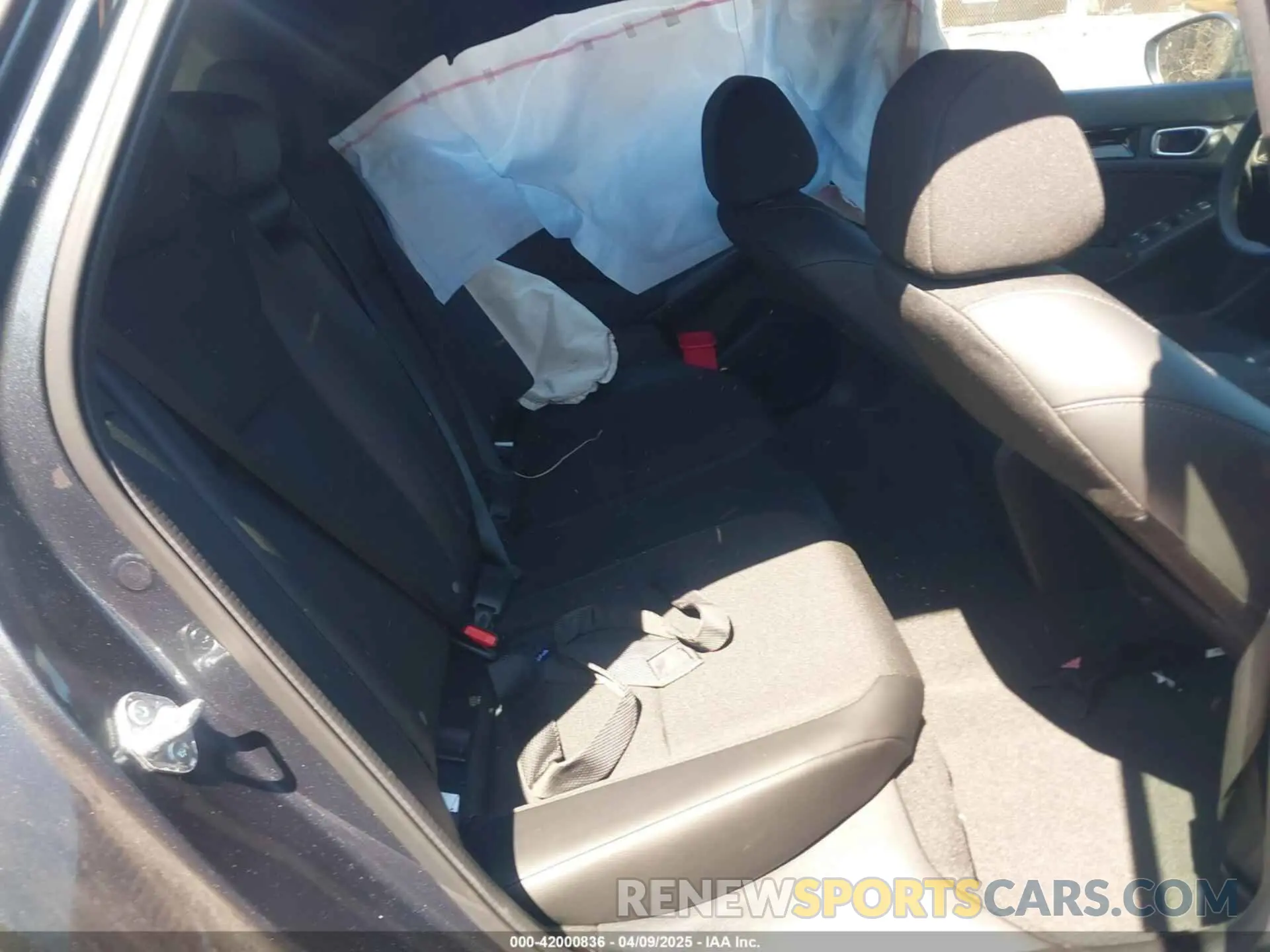 8 Photograph of a damaged car 19XFL4H81SE008332 HONDA CIVIC  HYBRID 2025