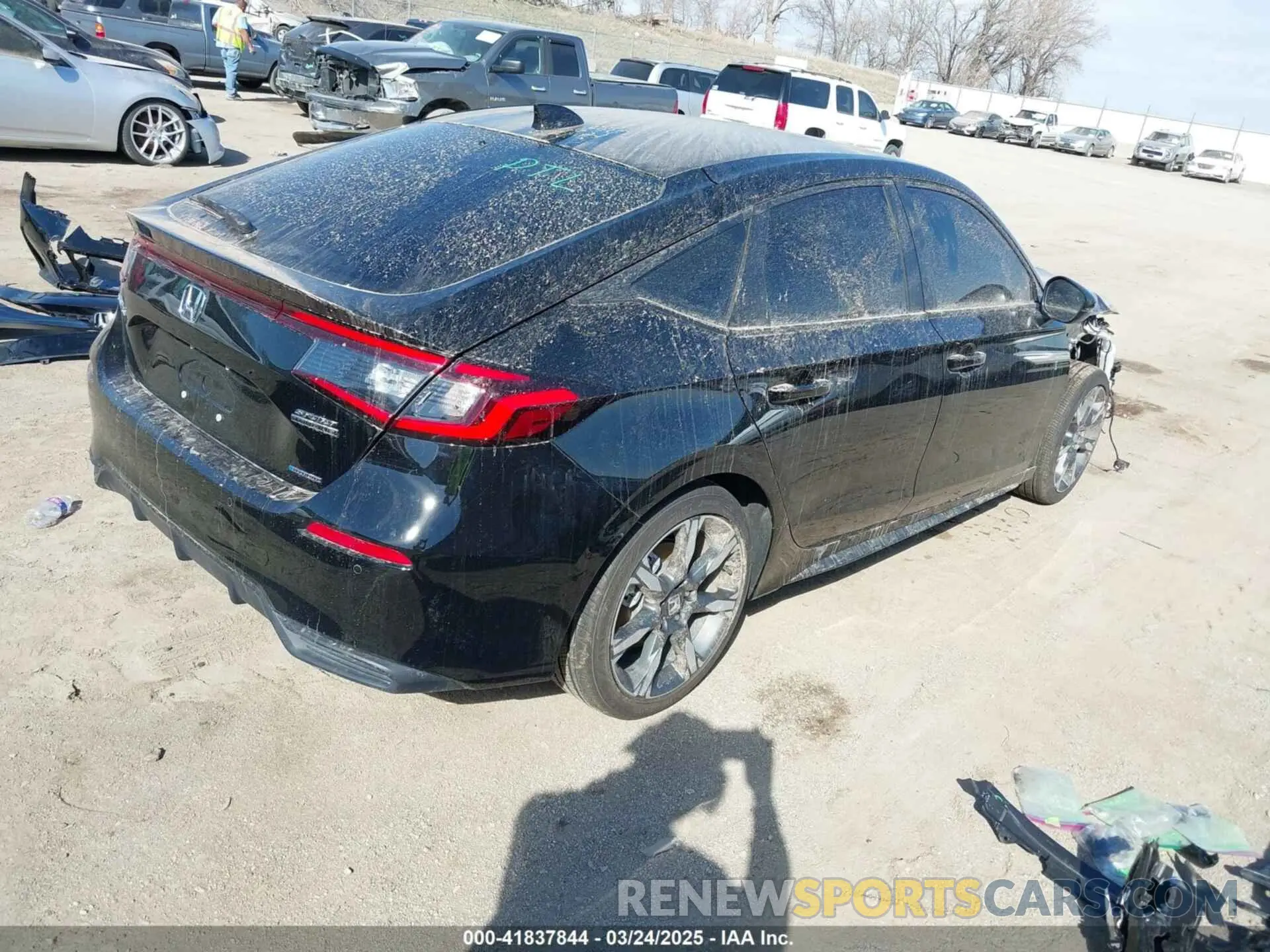 4 Photograph of a damaged car 19XFL4H90SE004362 HONDA CIVIC  HYBRID 2025
