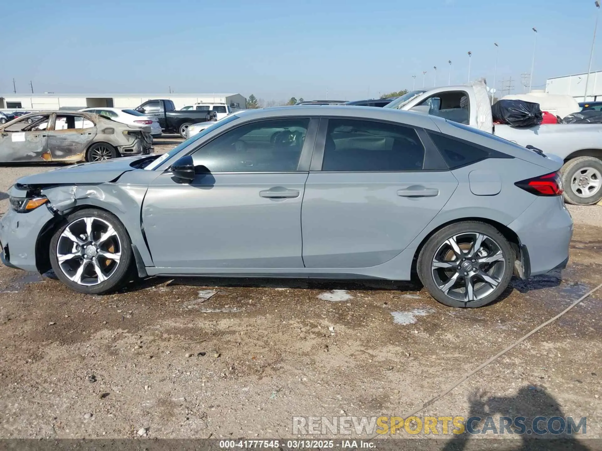 14 Photograph of a damaged car 19XFL4H94SE000539 HONDA CIVIC  HYBRID 2025