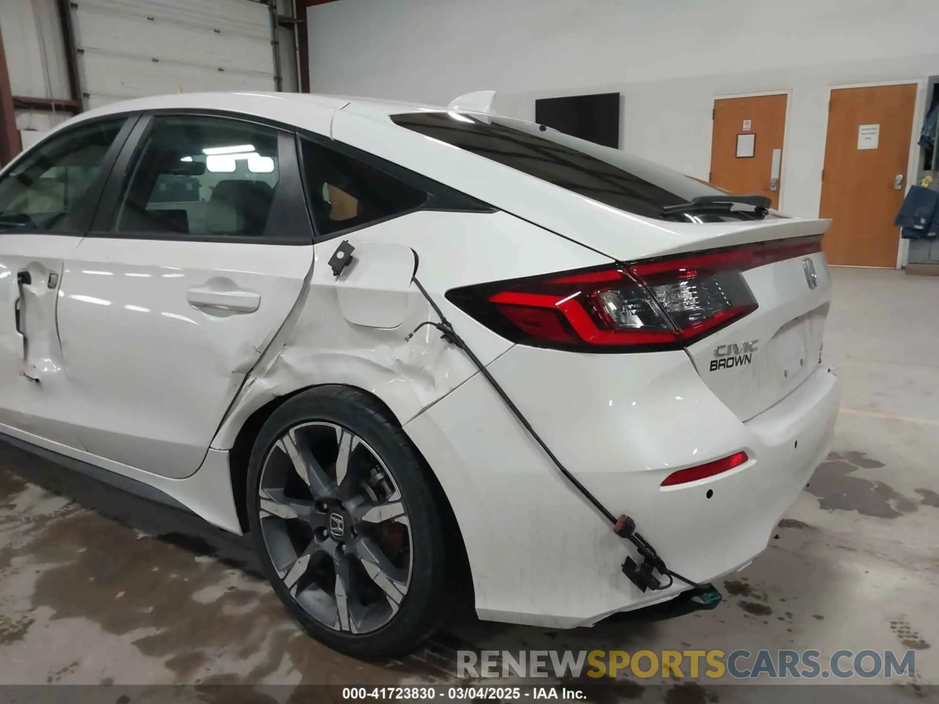 18 Photograph of a damaged car 19XFL4H94SE004879 HONDA CIVIC  HYBRID 2025