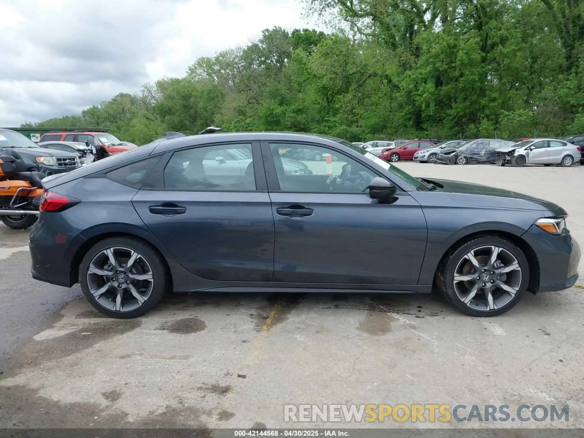13 Photograph of a damaged car 19XFL4H95SE006110 HONDA CIVIC  HYBRID 2025