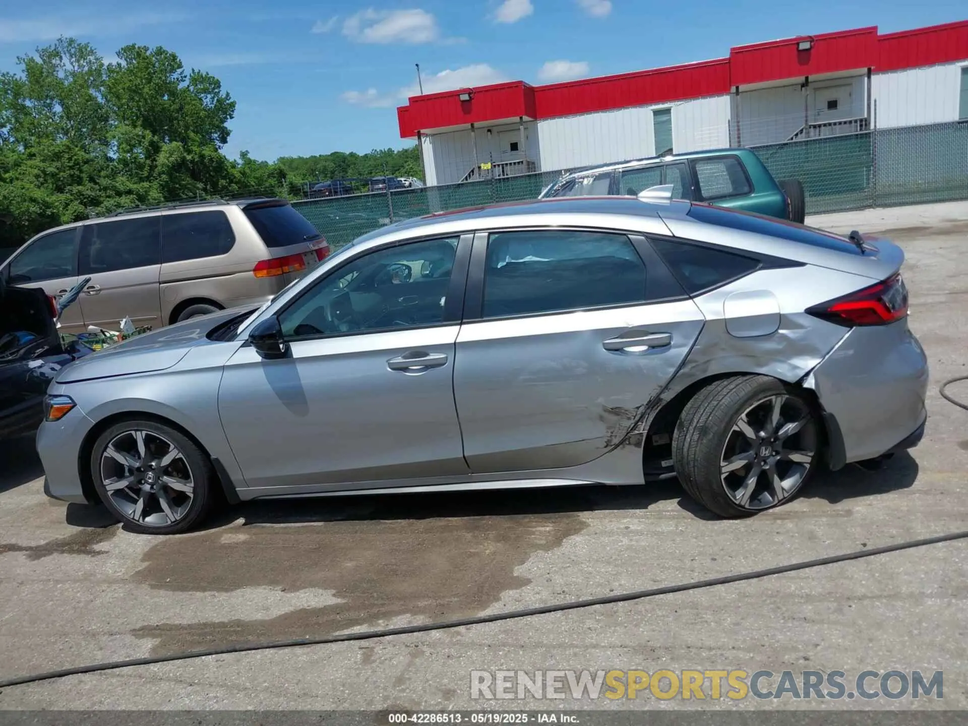 14 Photograph of a damaged car 19XFL4H99SE001654 HONDA CIVIC HYBRID 2025