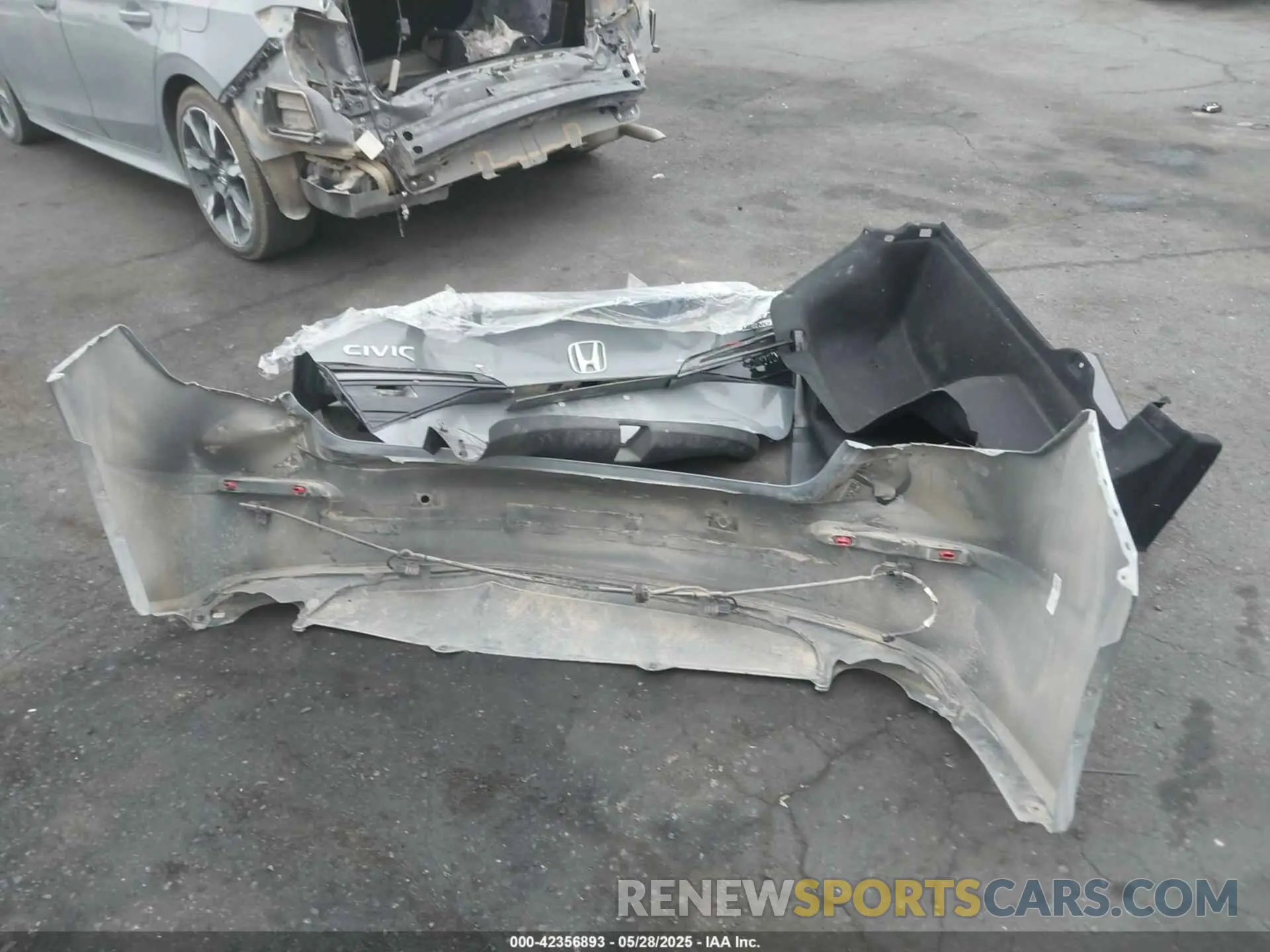 12 Photograph of a damaged car 2HGFE4F82SH301790 HONDA CIVIC HYBRID 2025