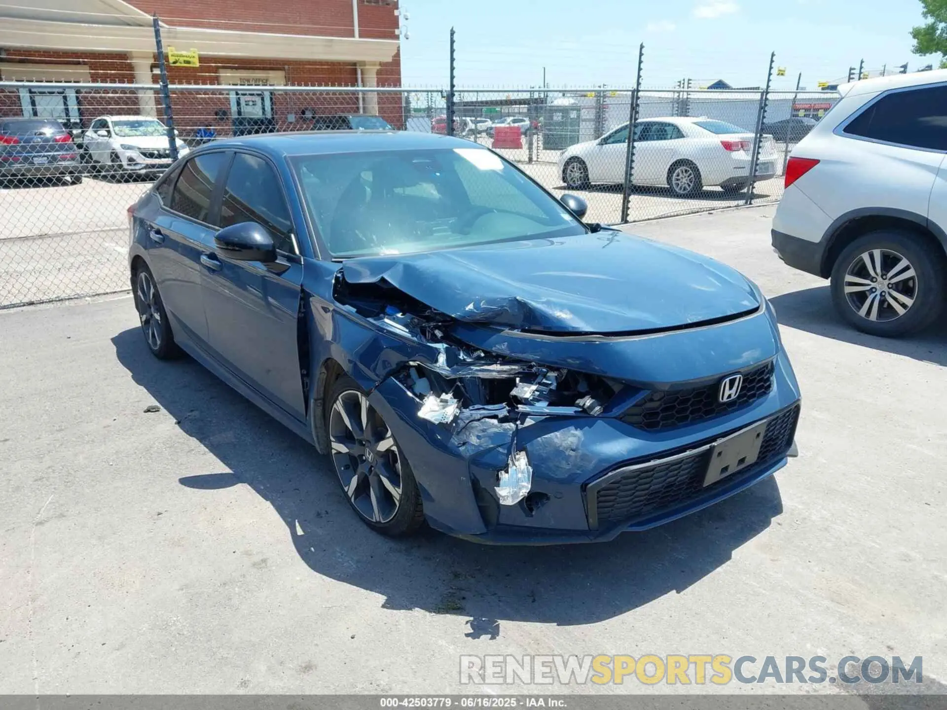 1 Photograph of a damaged car 2HGFE4F82SH318864 HONDA CIVIC HYBRID 2025
