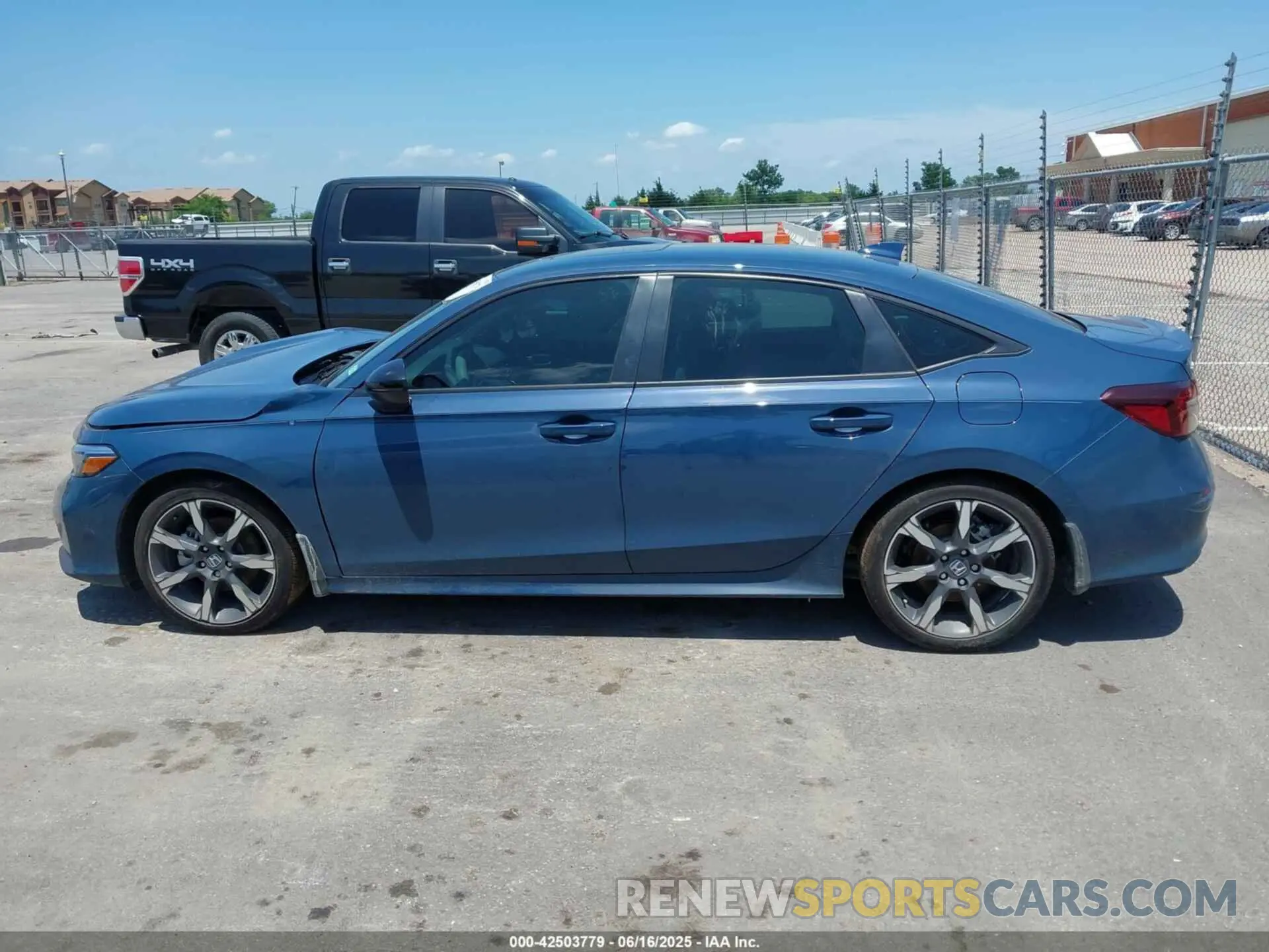 14 Photograph of a damaged car 2HGFE4F82SH318864 HONDA CIVIC HYBRID 2025