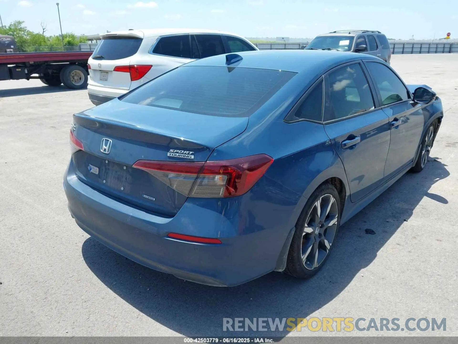 4 Photograph of a damaged car 2HGFE4F82SH318864 HONDA CIVIC HYBRID 2025