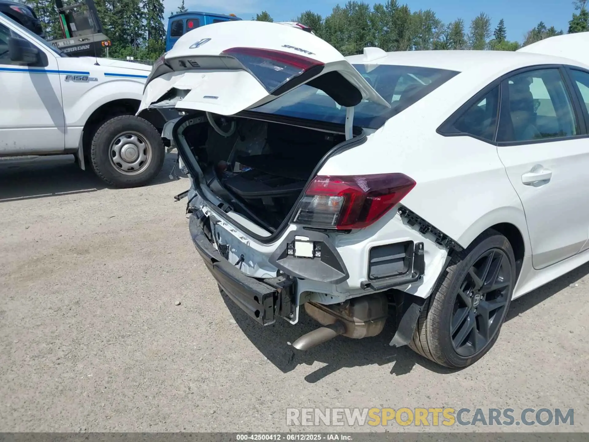 17 Photograph of a damaged car 2HGFE4F84SH332507 HONDA CIVIC HYBRID 2025