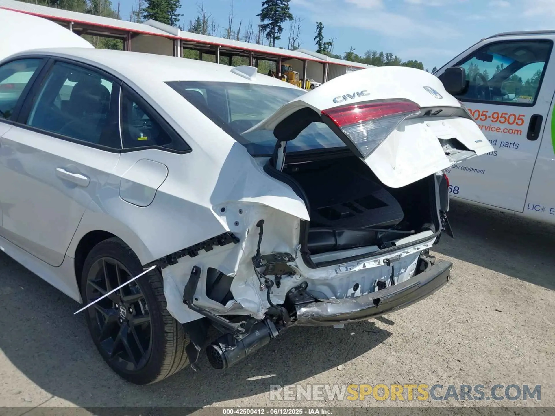 18 Photograph of a damaged car 2HGFE4F84SH332507 HONDA CIVIC HYBRID 2025