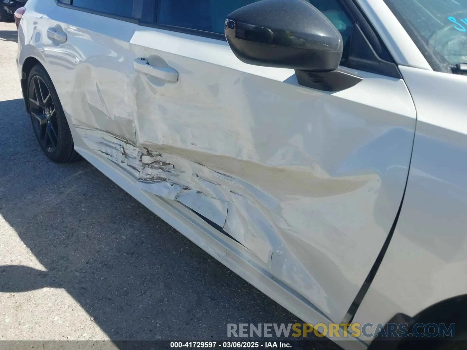 17 Photograph of a damaged car 2HGFE4F87SH301266 HONDA CIVIC  HYBRID 2025