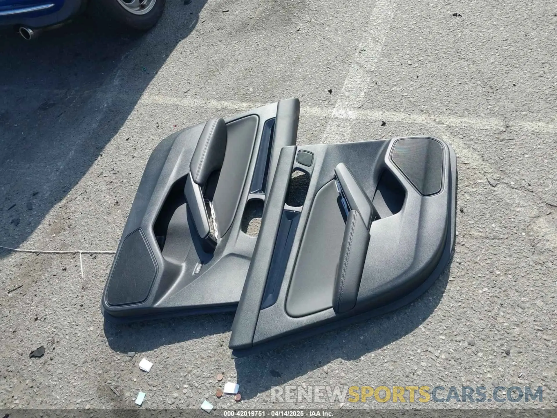 19 Photograph of a damaged car 2HGFE4F88SH318108 HONDA CIVIC  HYBRID 2025