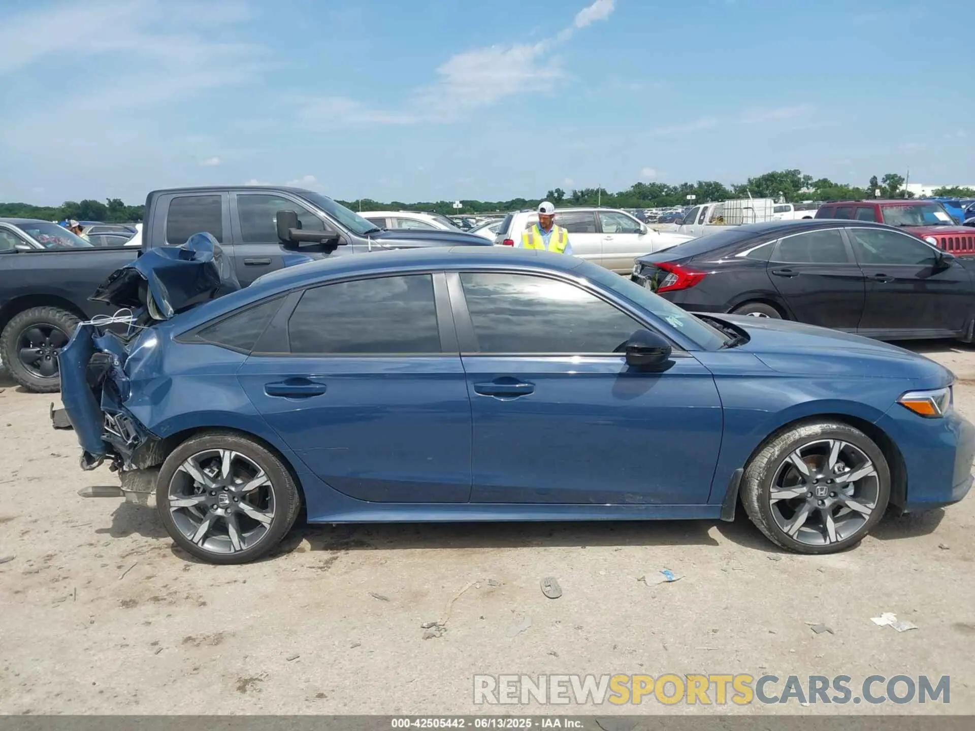 13 Photograph of a damaged car 2HGFE4F89SH327786 HONDA CIVIC HYBRID 2025