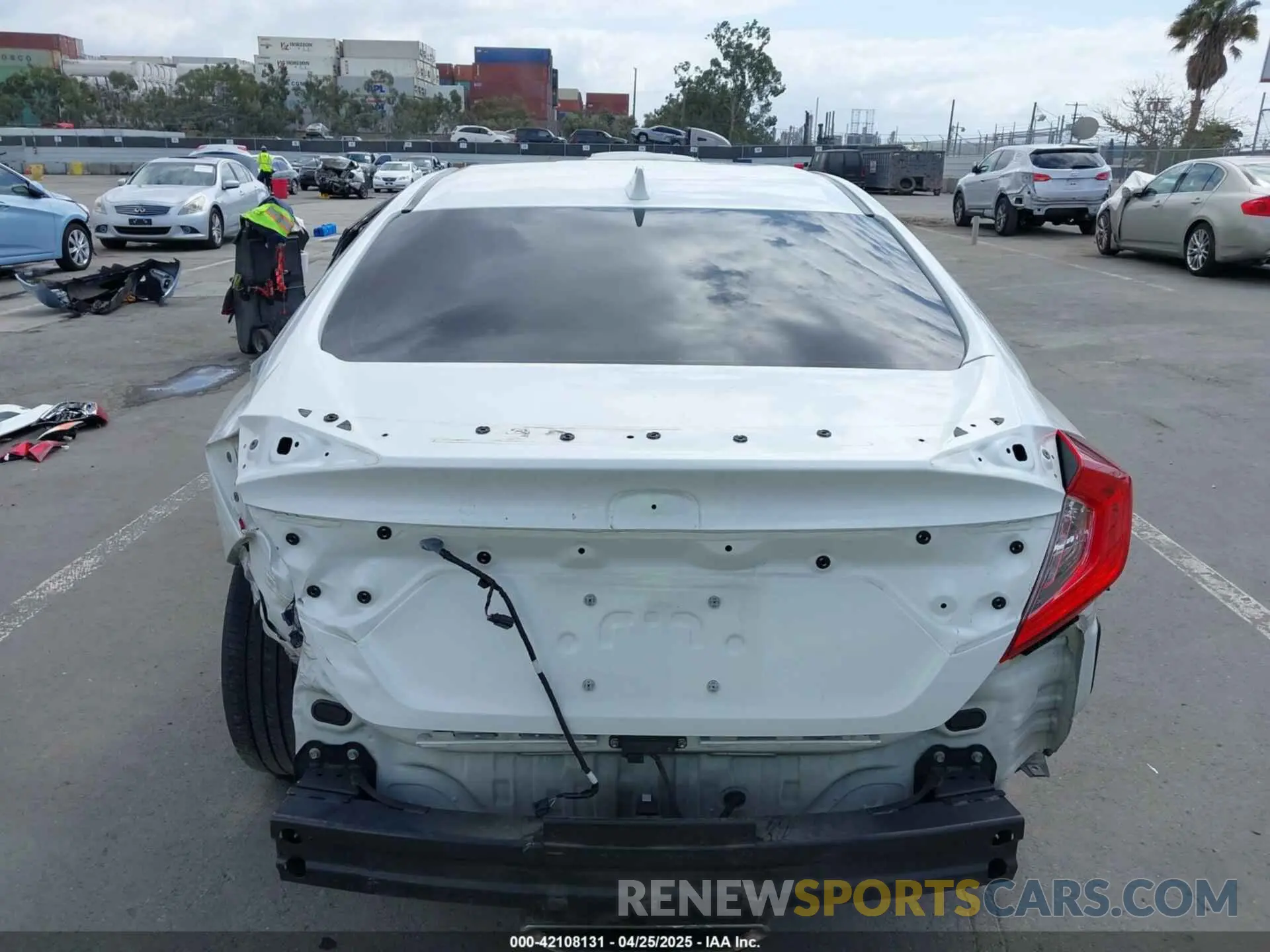17 Photograph of a damaged car 2HGFC1E58KH707715 HONDA CIVIC SI 2019