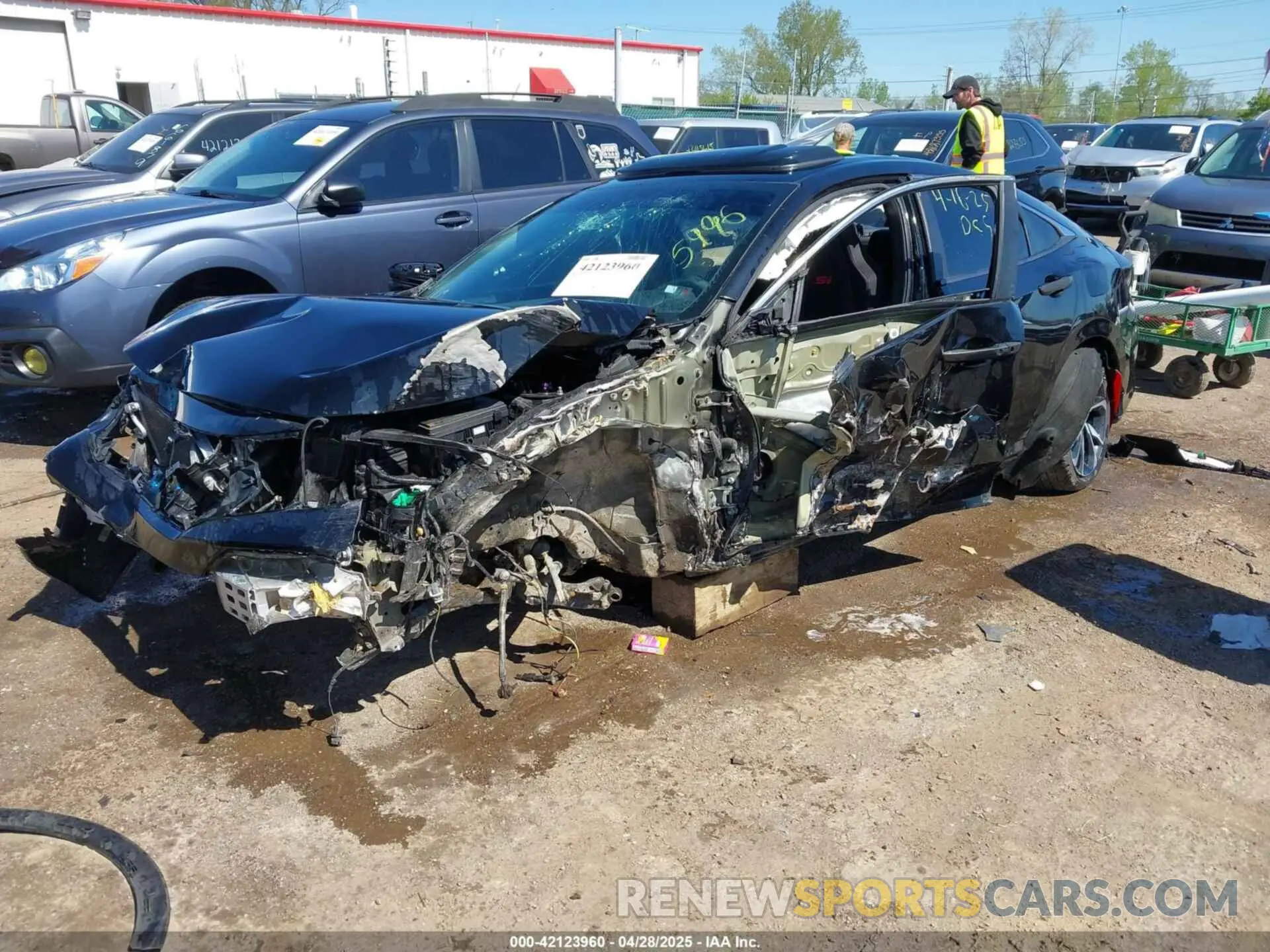 2 Photograph of a damaged car 2HGFC1E5XKH705996 HONDA CIVIC SI 2019