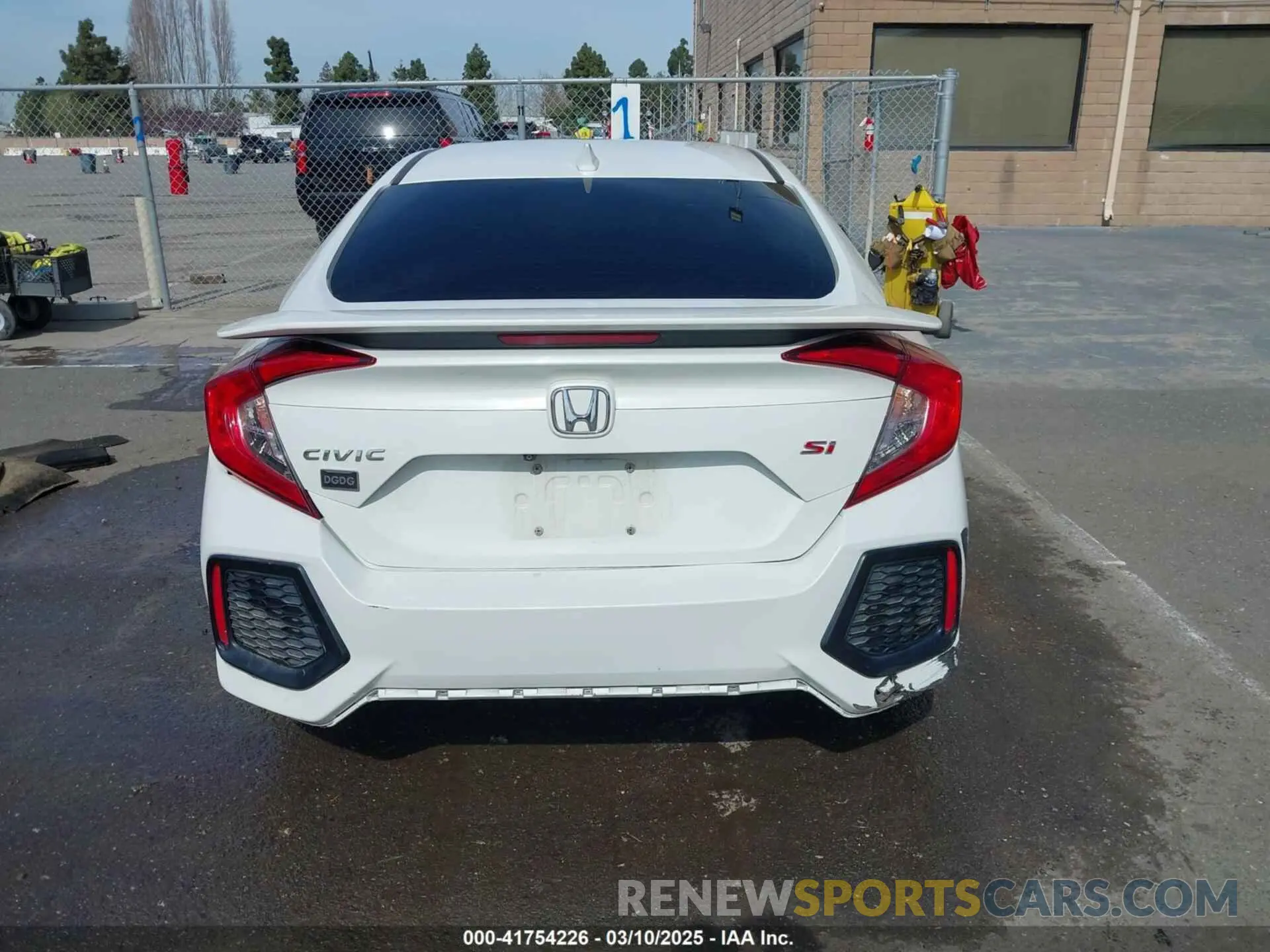17 Photograph of a damaged car 2HGFC1E5XKH707473 HONDA CIVIC SI 2019