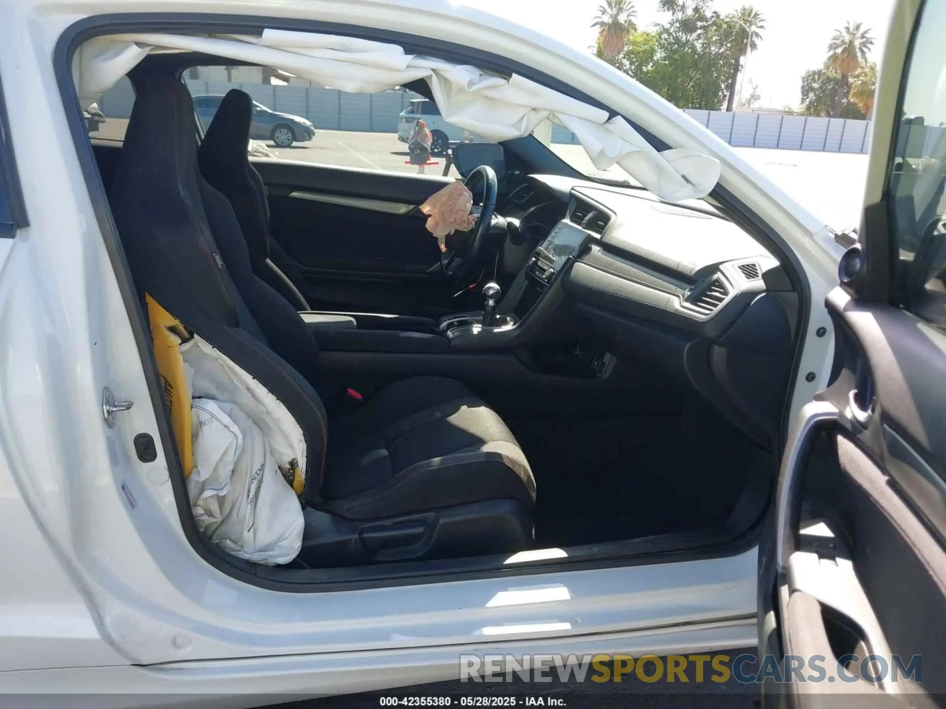 5 Photograph of a damaged car 2HGFC3A50KH750169 HONDA CIVIC SI 2019