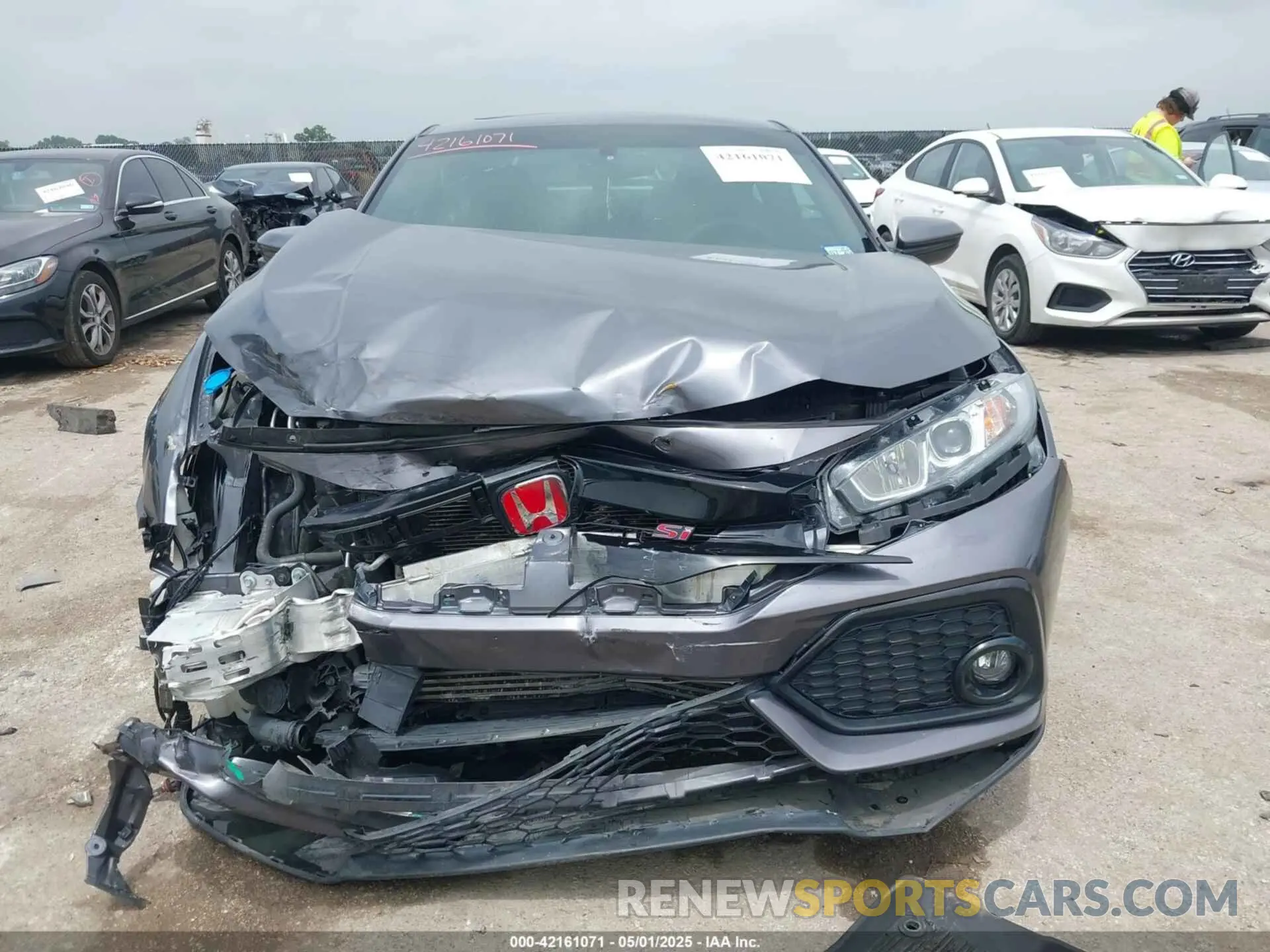 12 Photograph of a damaged car 2HGFC3A54KH755116 HONDA CIVIC SI 2019