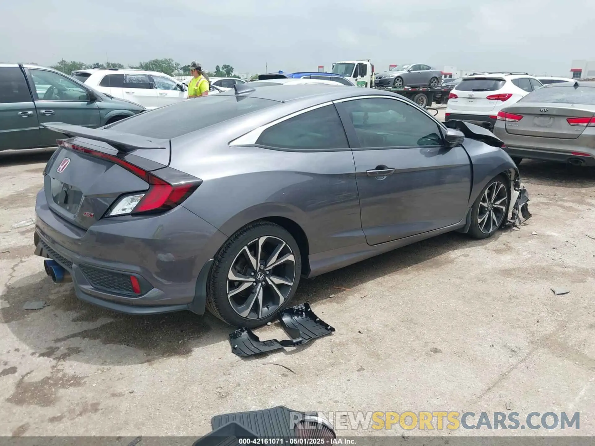4 Photograph of a damaged car 2HGFC3A54KH755116 HONDA CIVIC SI 2019