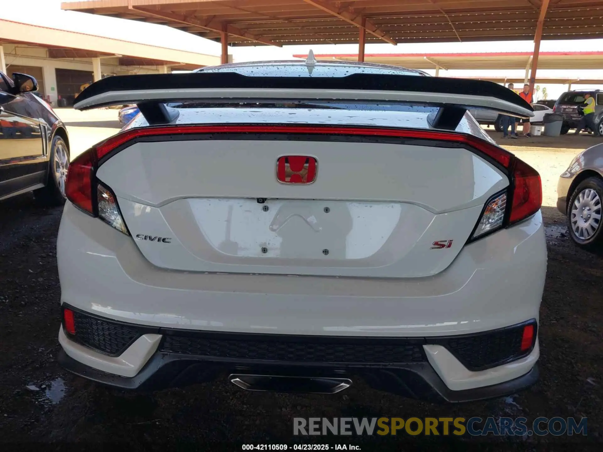 16 Photograph of a damaged car 2HGFC3A55KH755223 HONDA CIVIC SI 2019