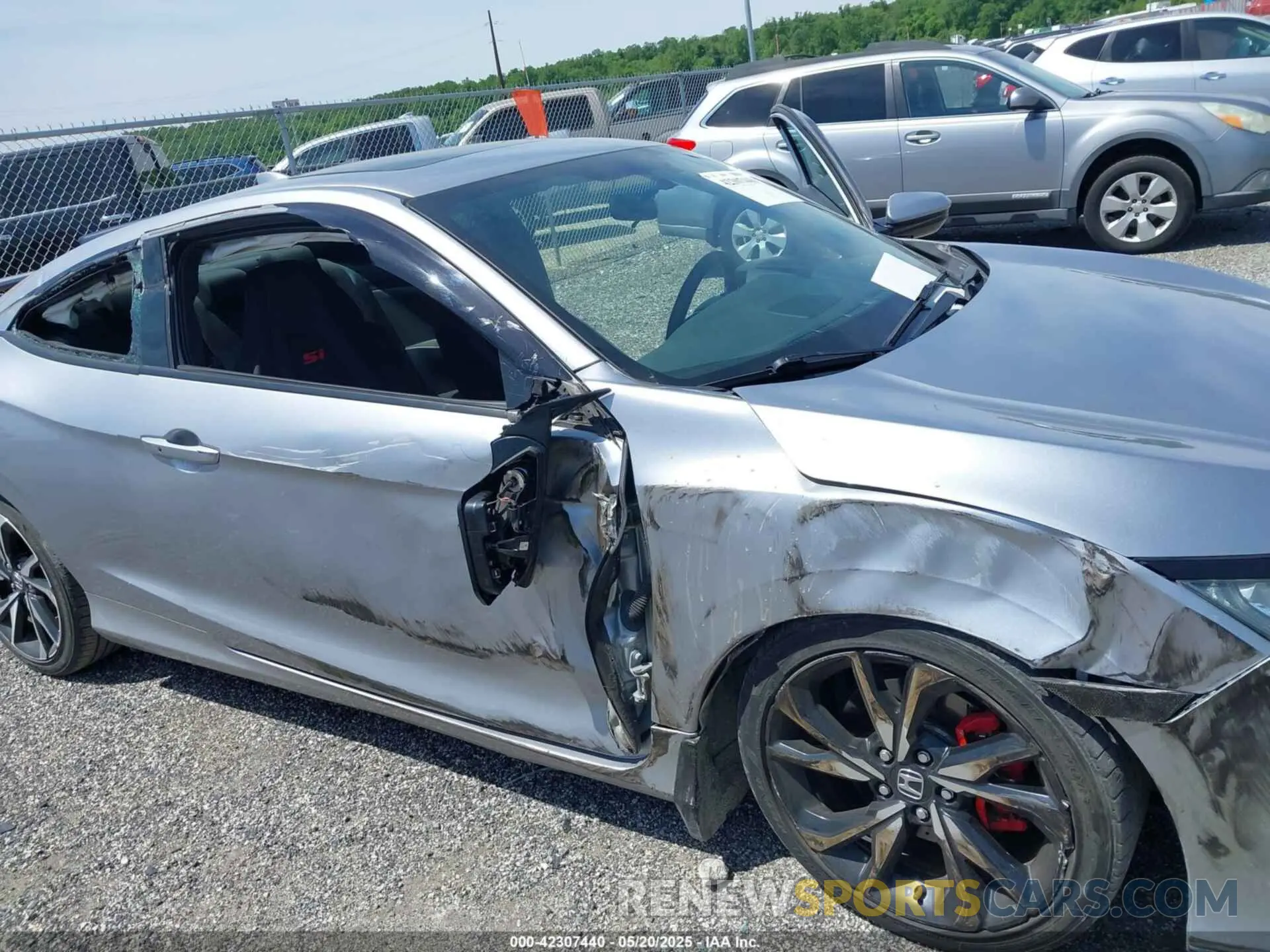 6 Photograph of a damaged car 2HGFC3A57KH753828 HONDA CIVIC SI 2019