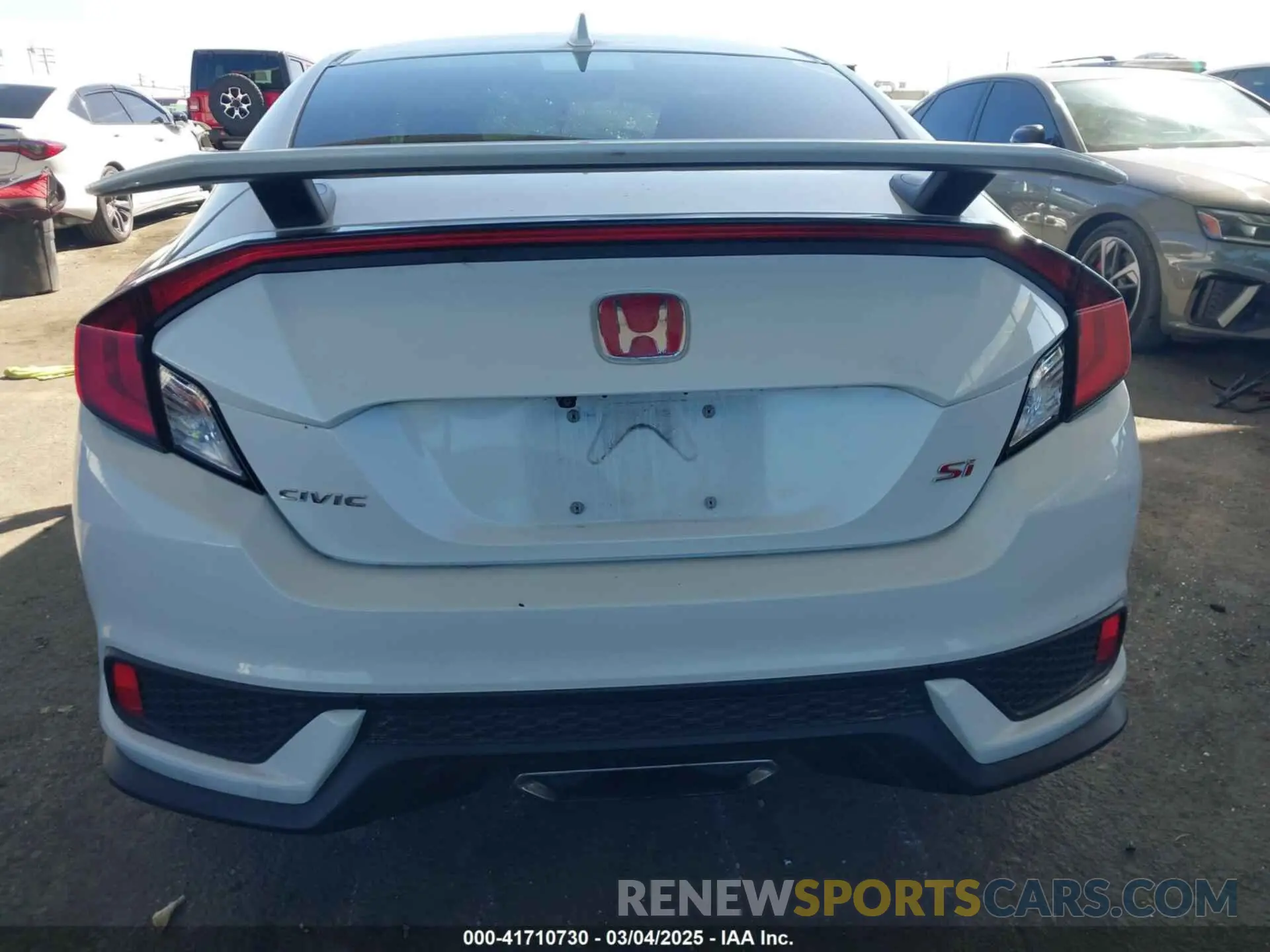 17 Photograph of a damaged car 2HGFC3A58KH751991 HONDA CIVIC SI 2019