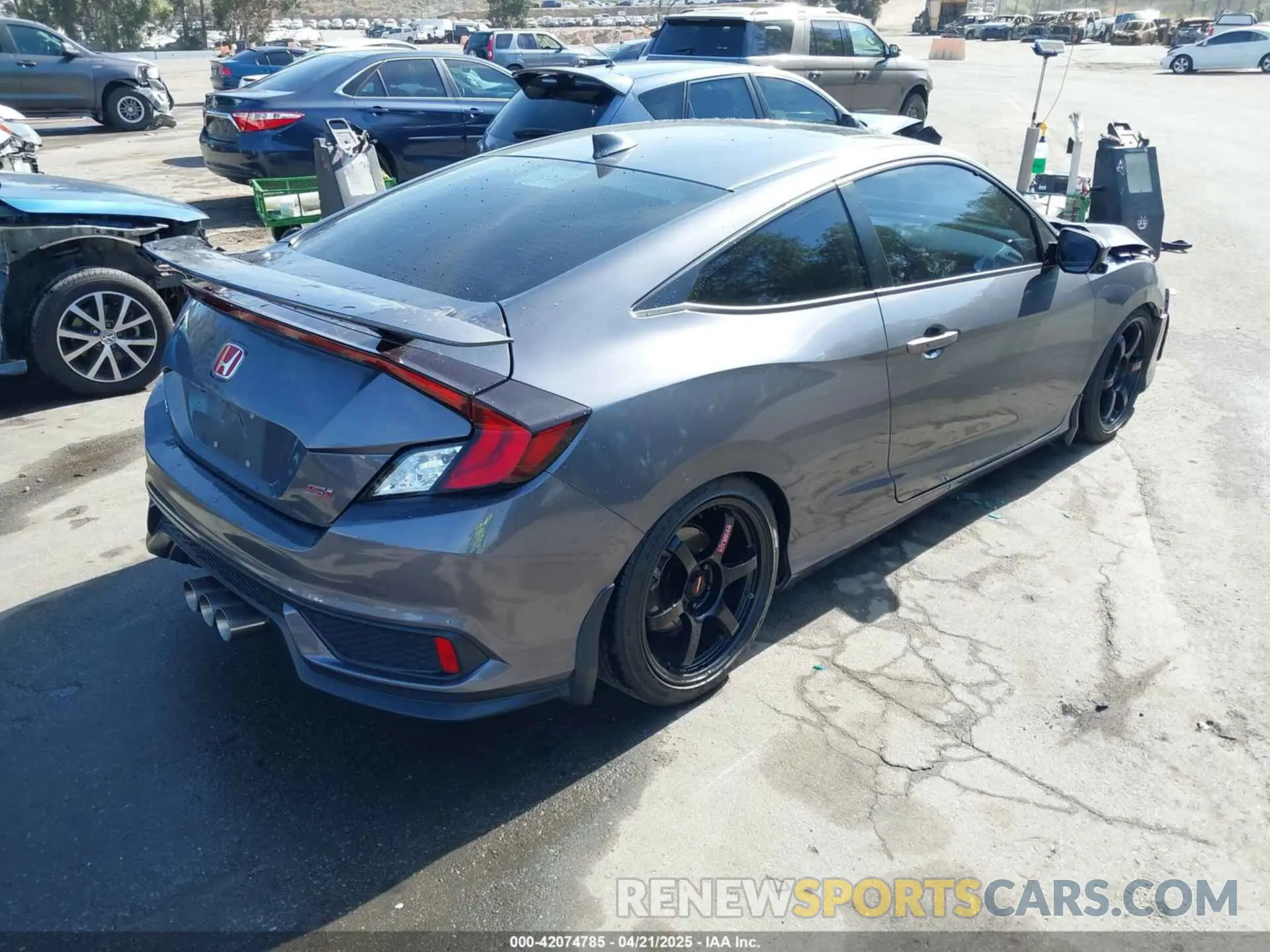 4 Photograph of a damaged car 2HGFC3A57LH753345 HONDA CIVIC SI 2020
