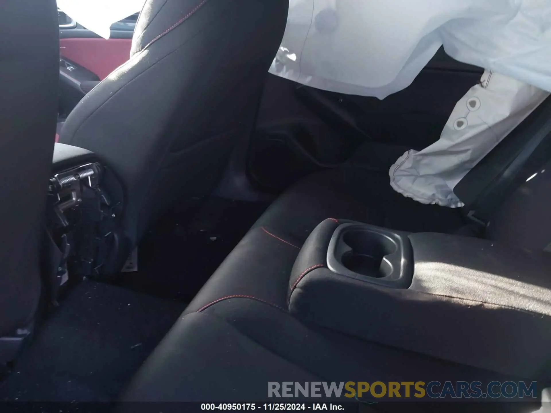 8 Photograph of a damaged car 2HGFE1E50NH475562 HONDA CIVIC SI 2022